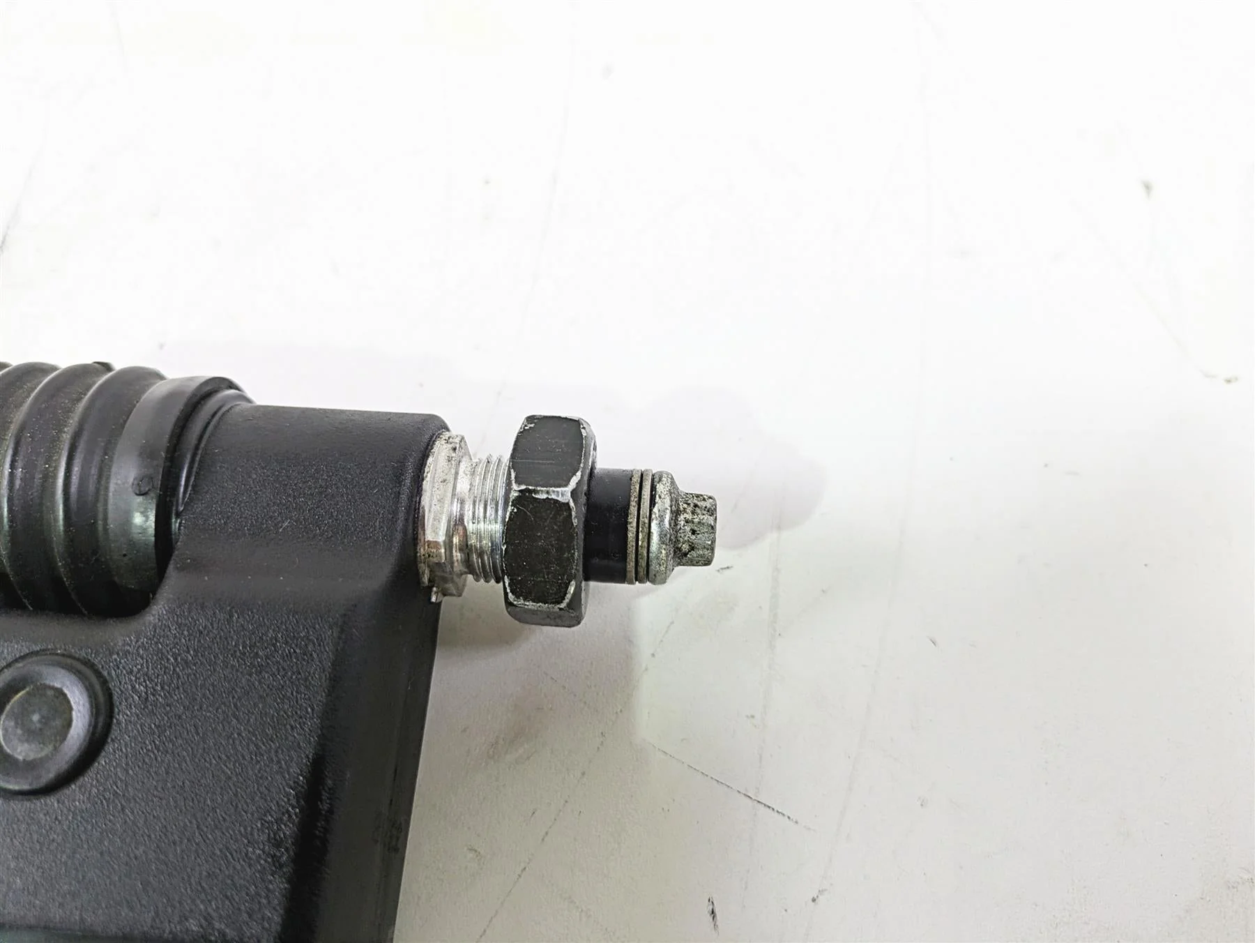 2002 Harley Dyna FXDL Low Rider Rear Brake Master Cylinder 42474-90C - Image 7