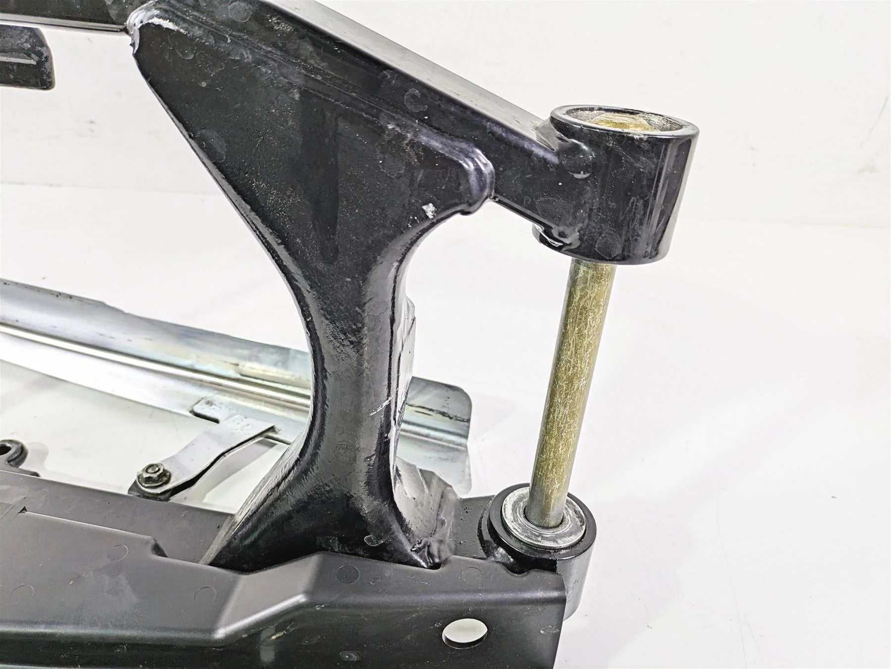 2002 Harley Dyna FXDL Low Rider Rear Swingarm & Belt Guards 47820-00A - Image 10