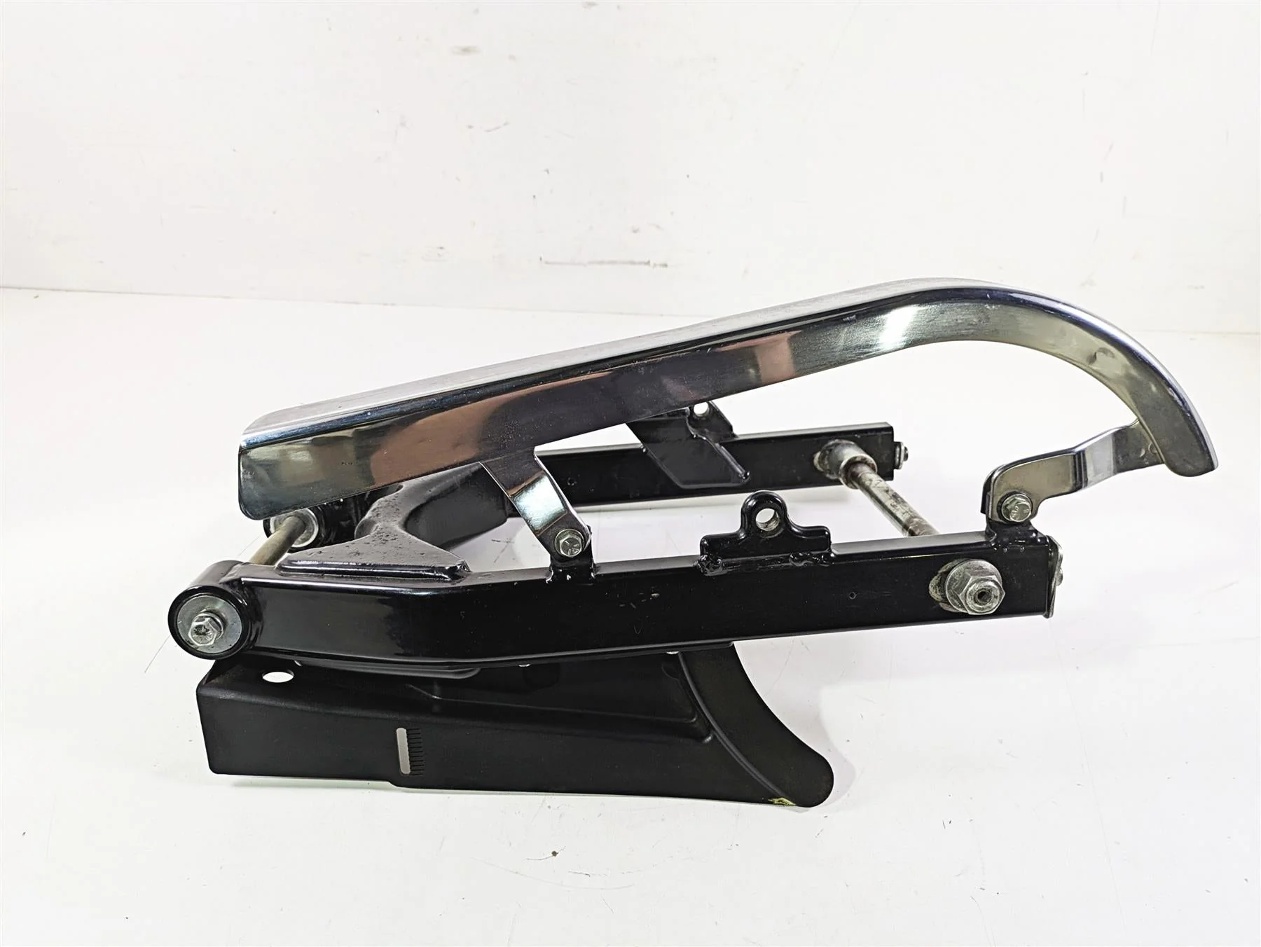 2002 Harley Dyna FXDL Low Rider Rear Swingarm & Belt Guards 47820-00A - Image 3