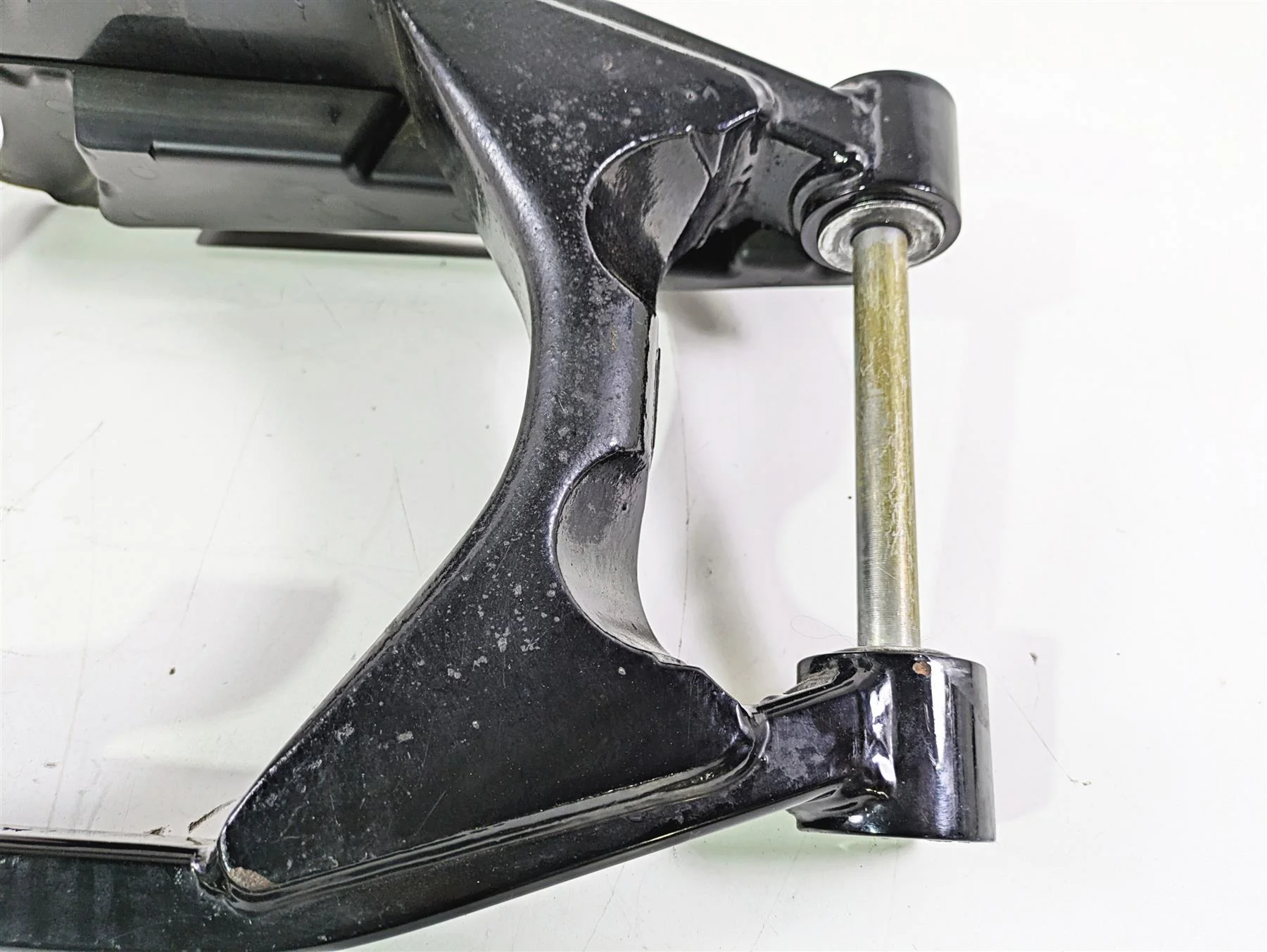 2002 Harley Dyna FXDL Low Rider Rear Swingarm & Belt Guards 47820-00A - Image 5