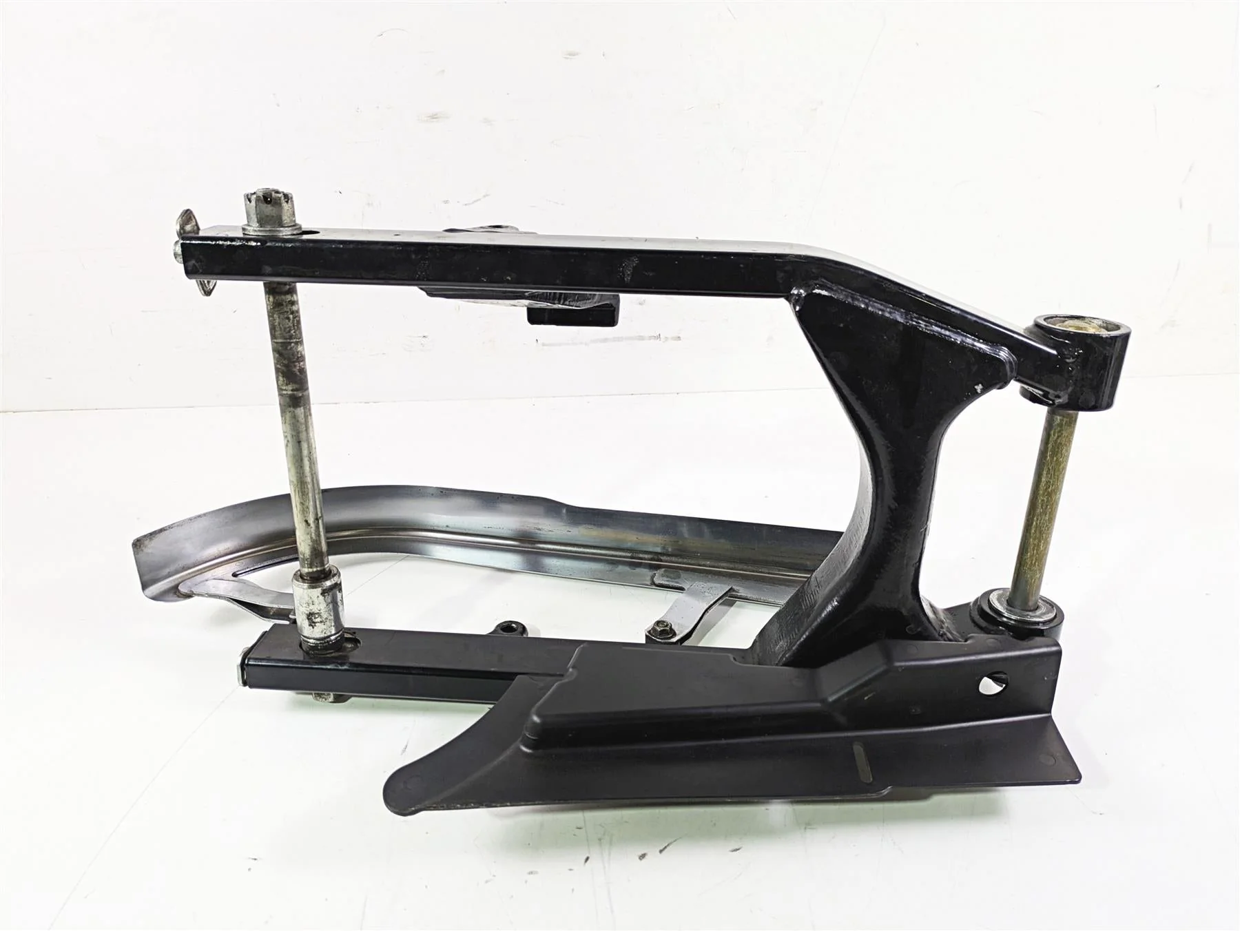 2002 Harley Dyna FXDL Low Rider Rear Swingarm & Belt Guards 47820-00A - Image 9