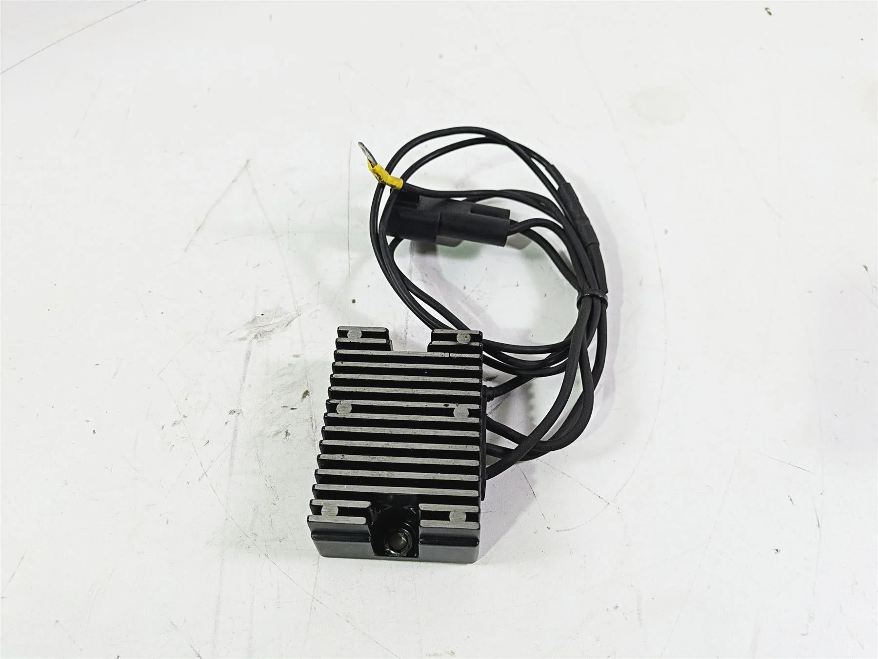 2002 Harley Dyna FXDL Low Rider Rectifier Voltage Regulator 74518-99A - Image 2