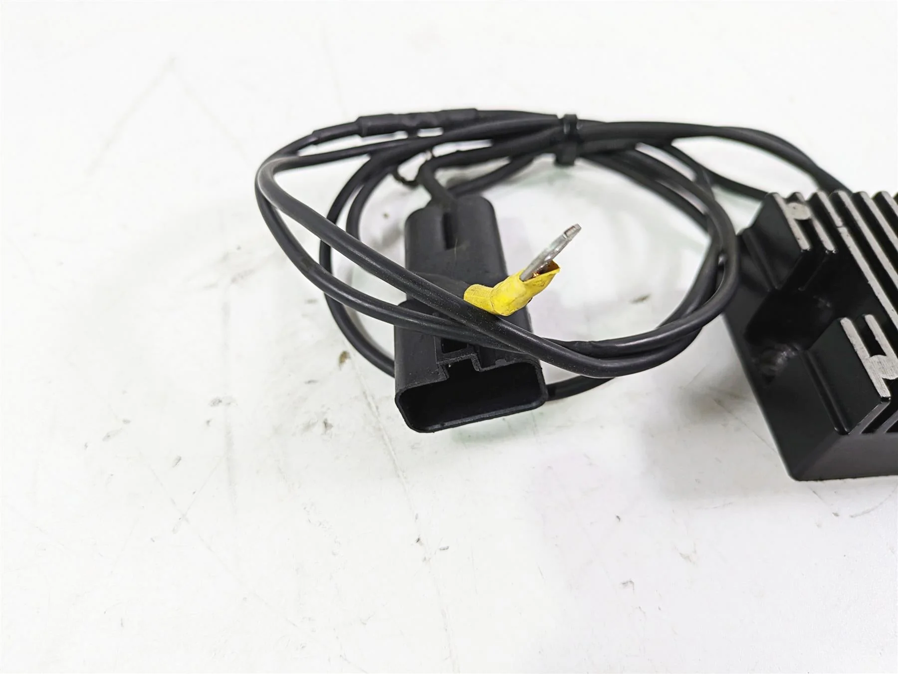 2002 Harley Dyna FXDL Low Rider Rectifier Voltage Regulator 74518-99A - Image 7