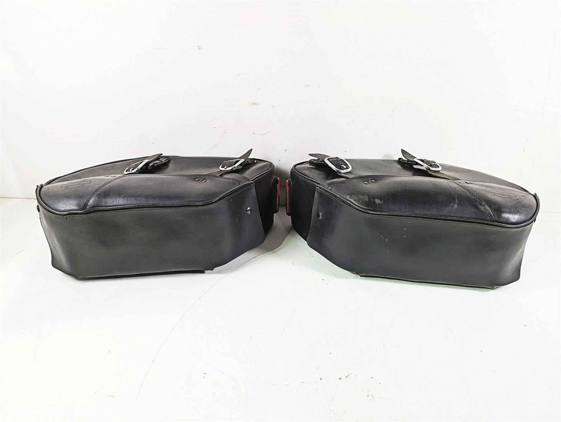 2002 Harley Dyna FXDL Low Rider Saddlebag Saddle Bag Set - Read 9036906D - Image 11