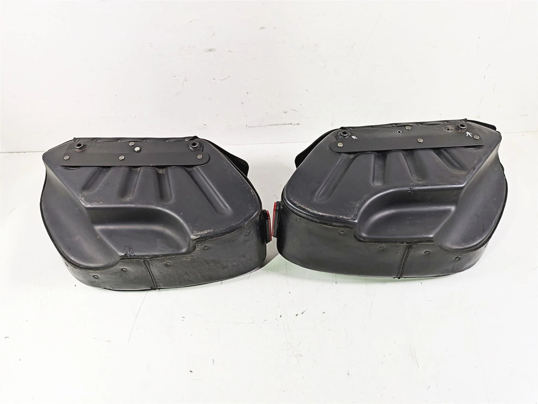2002 Harley Dyna FXDL Low Rider Saddlebag Saddle Bag Set - Read 9036906D - Image 5