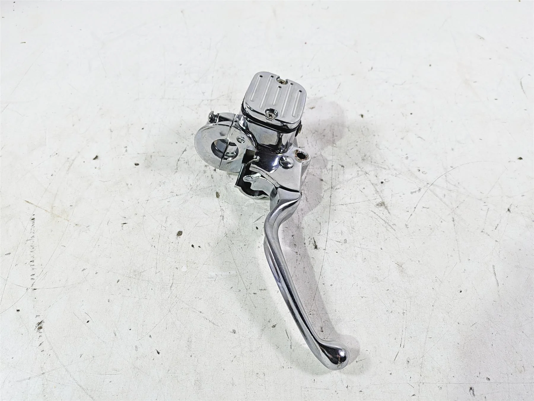 2002 Harley FLSTC Softail Heritage Chrome Front Brake Master Cylinder 45019-96F - Image 2
