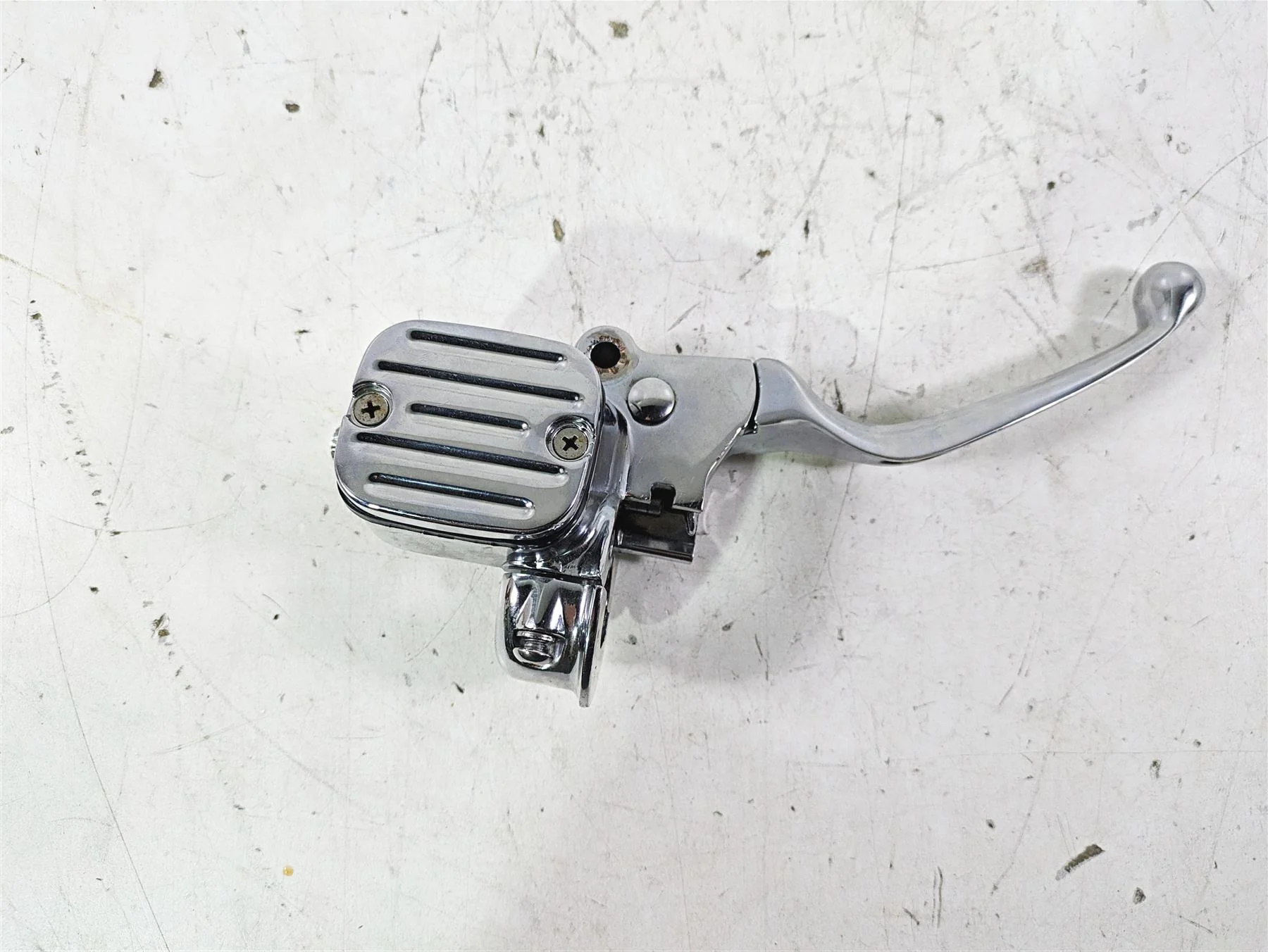2002 Harley FLSTC Softail Heritage Chrome Front Brake Master Cylinder 45019-96F - Image 5