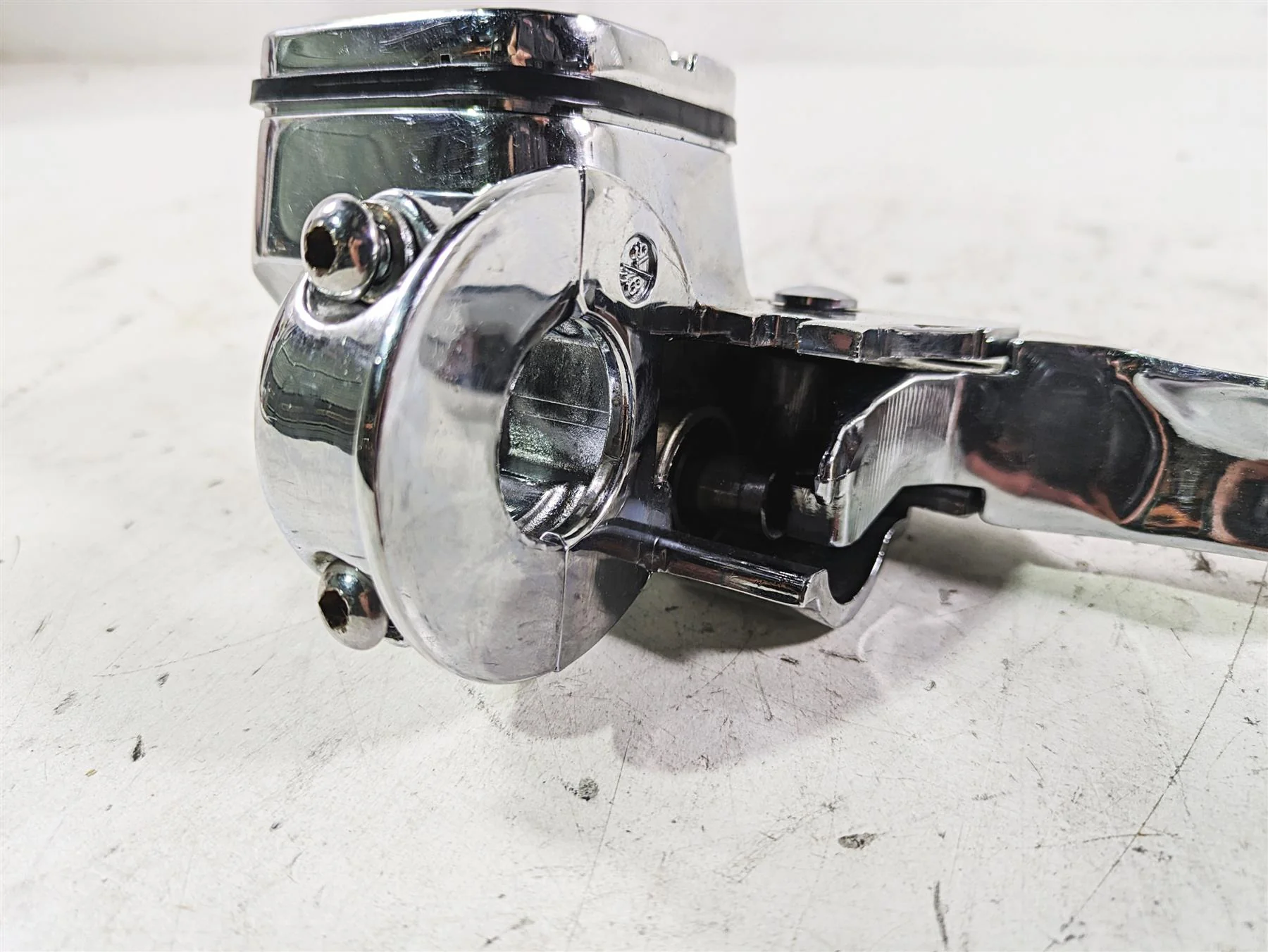 2002 Harley FLSTC Softail Heritage Chrome Front Brake Master Cylinder 45019-96F - Image 6