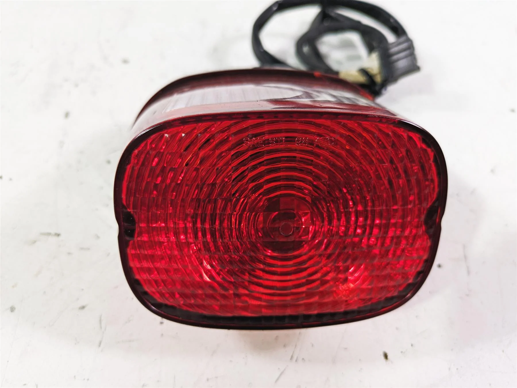 2002 Harley FLSTC Softail Heritage Complete Taillight With Wiring 68140-04 - Image 6