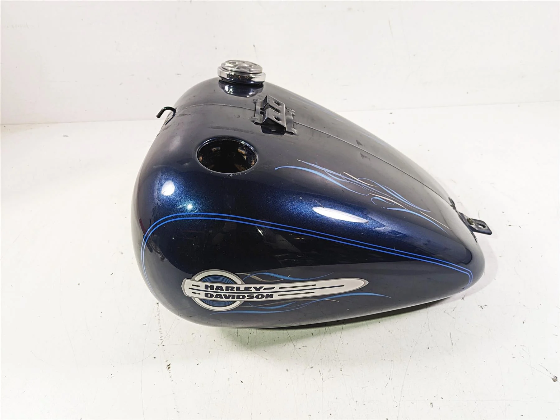 2002 Harley FLSTC Softail Heritage Fuel Gas Petrol Tank -No Dents 62180-00D - Image 2