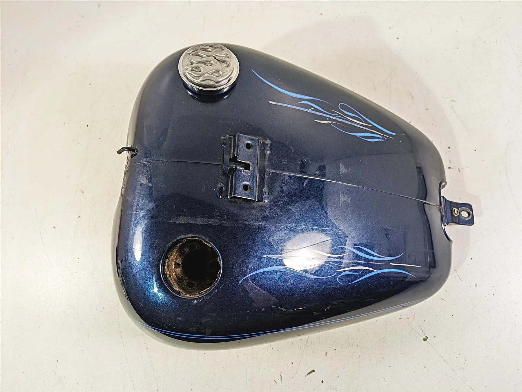 2002 Harley FLSTC Softail Heritage Fuel Gas Petrol Tank -No Dents 62180-00D - Image 5