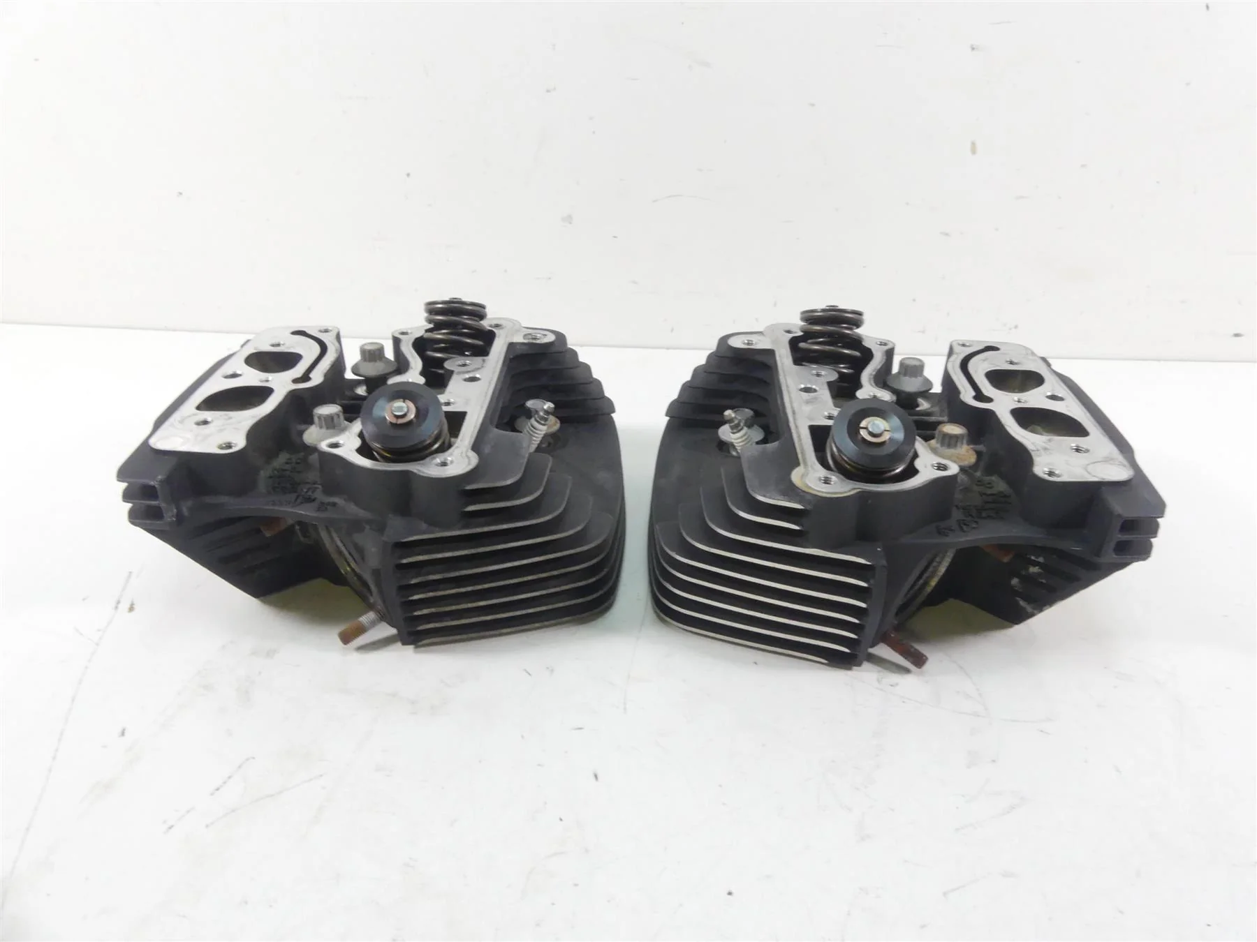 2002 Harley Touring FLHRCI Road King Cylinder Head + S&S Valve Springs 16725-99 - Image 2
