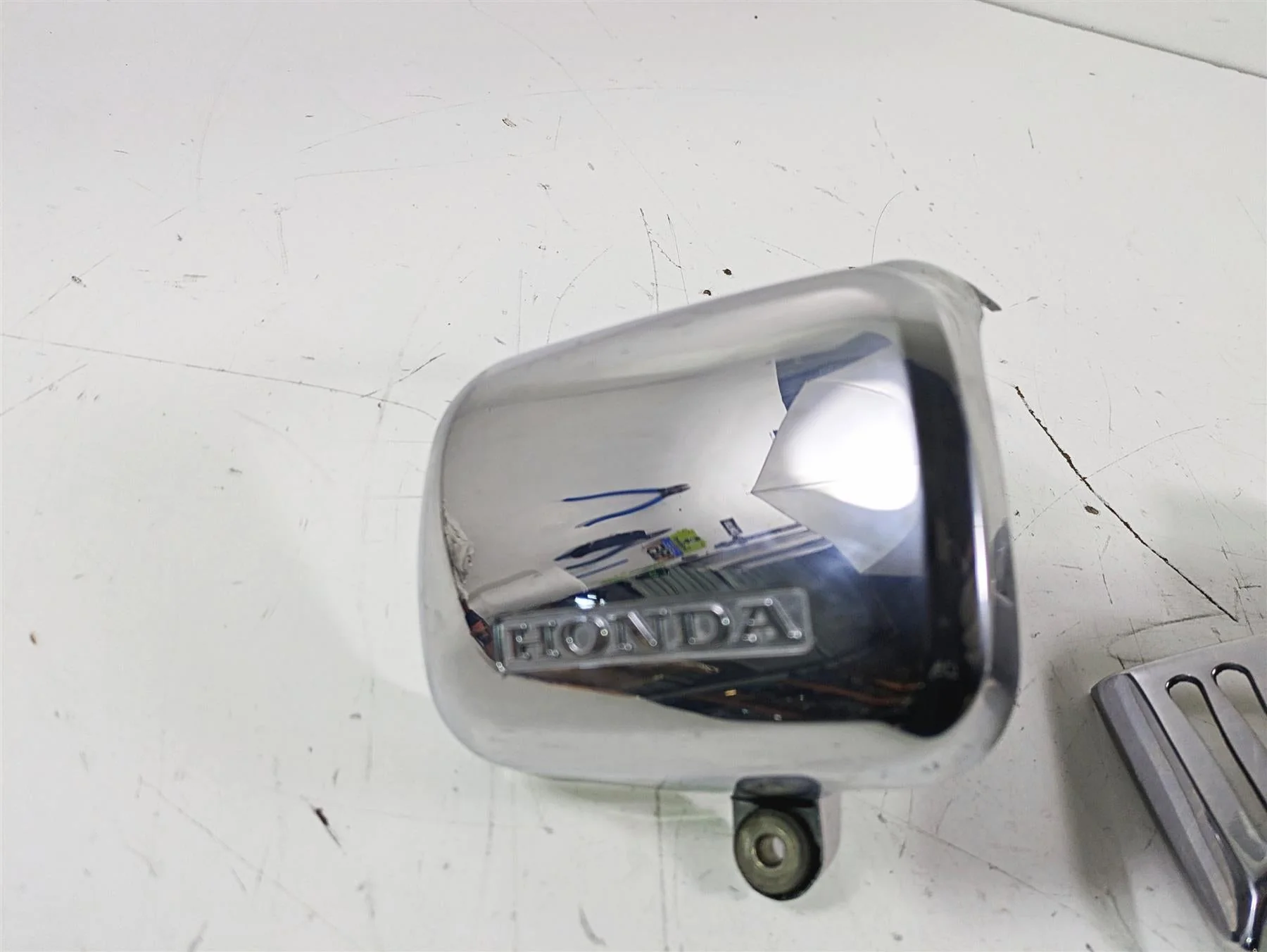 2002 Honda GL1500 CD Valkyrie Deluxe Alternator Generator Cover 21333-MZ0-A00 - Image 6