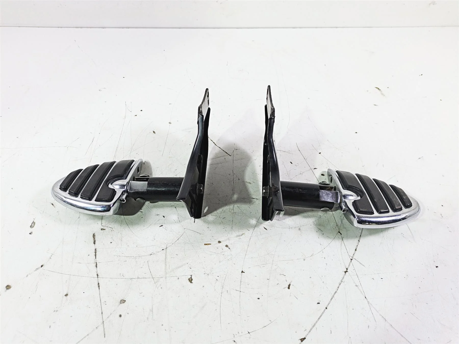 2002 Honda GL1500 CD Valkyrie Deluxe Rear Passenger Footpeg Set 50815-MZ0-000 - Image 10