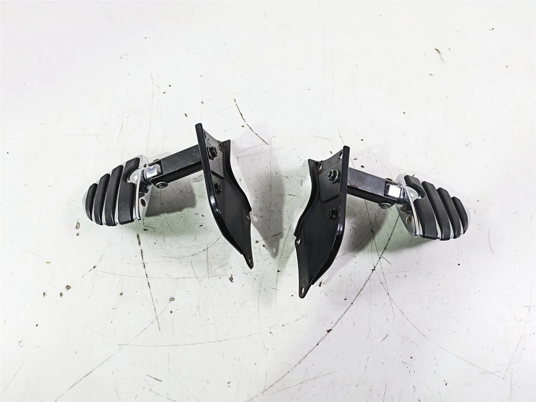2002 Honda GL1500 CD Valkyrie Deluxe Rear Passenger Footpeg Set 50815-MZ0-000 - Image 6