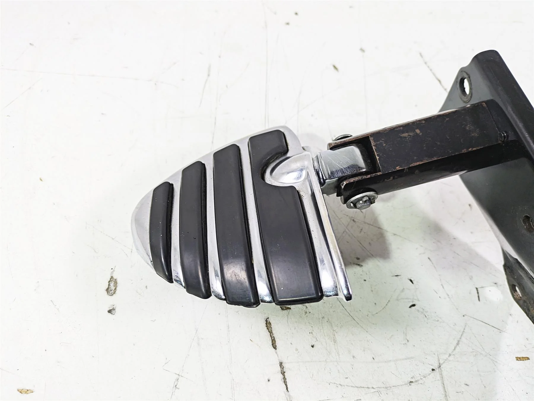 2002 Honda GL1500 CD Valkyrie Deluxe Rear Passenger Footpeg Set 50815-MZ0-000 - Image 8