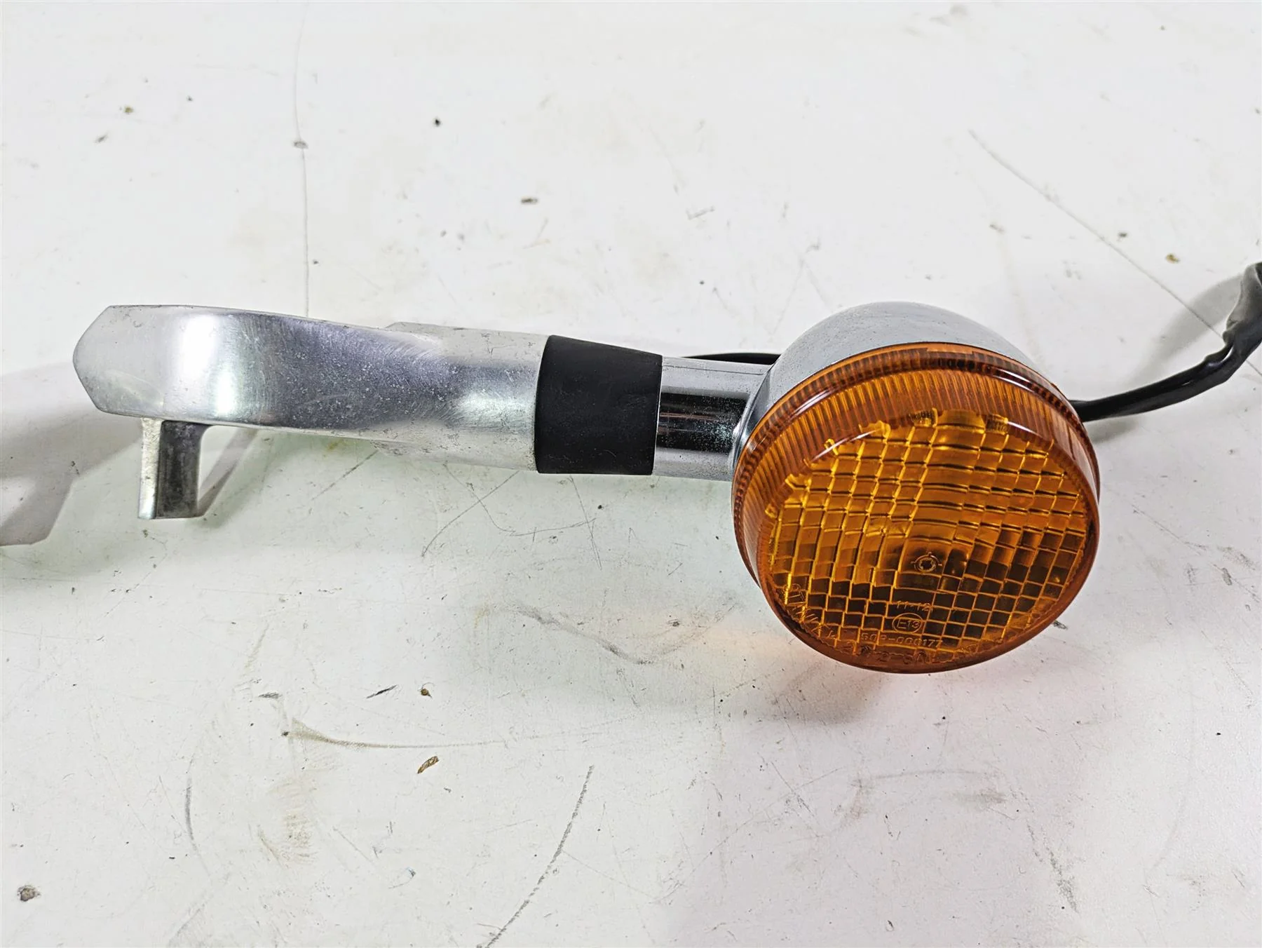 2002 Honda V-Twin VTX1800 C Front Blinker Turn Signal Set 33400-MBH-672 - Image 4