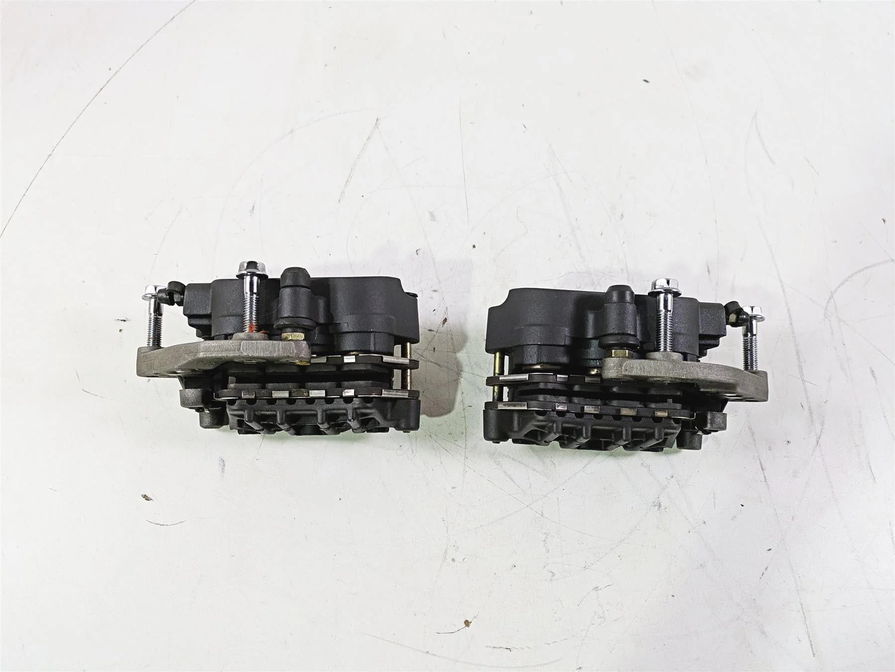 2002 Honda V-Twin VTX1800 C Front Brake Calipers Nissin 6 Piston 45150-MCH-006 - Image 9
