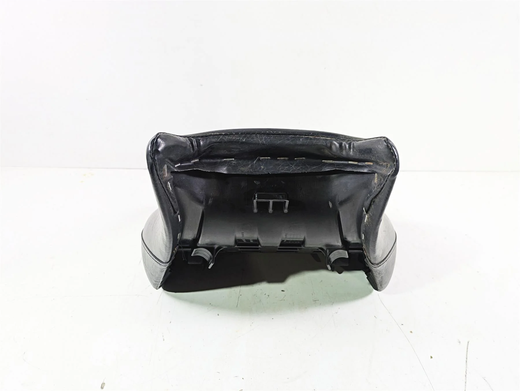 2002 Honda V-Twin VTX1800 C Front Rider Seat Saddle 77200-MCH-000 - Image 4