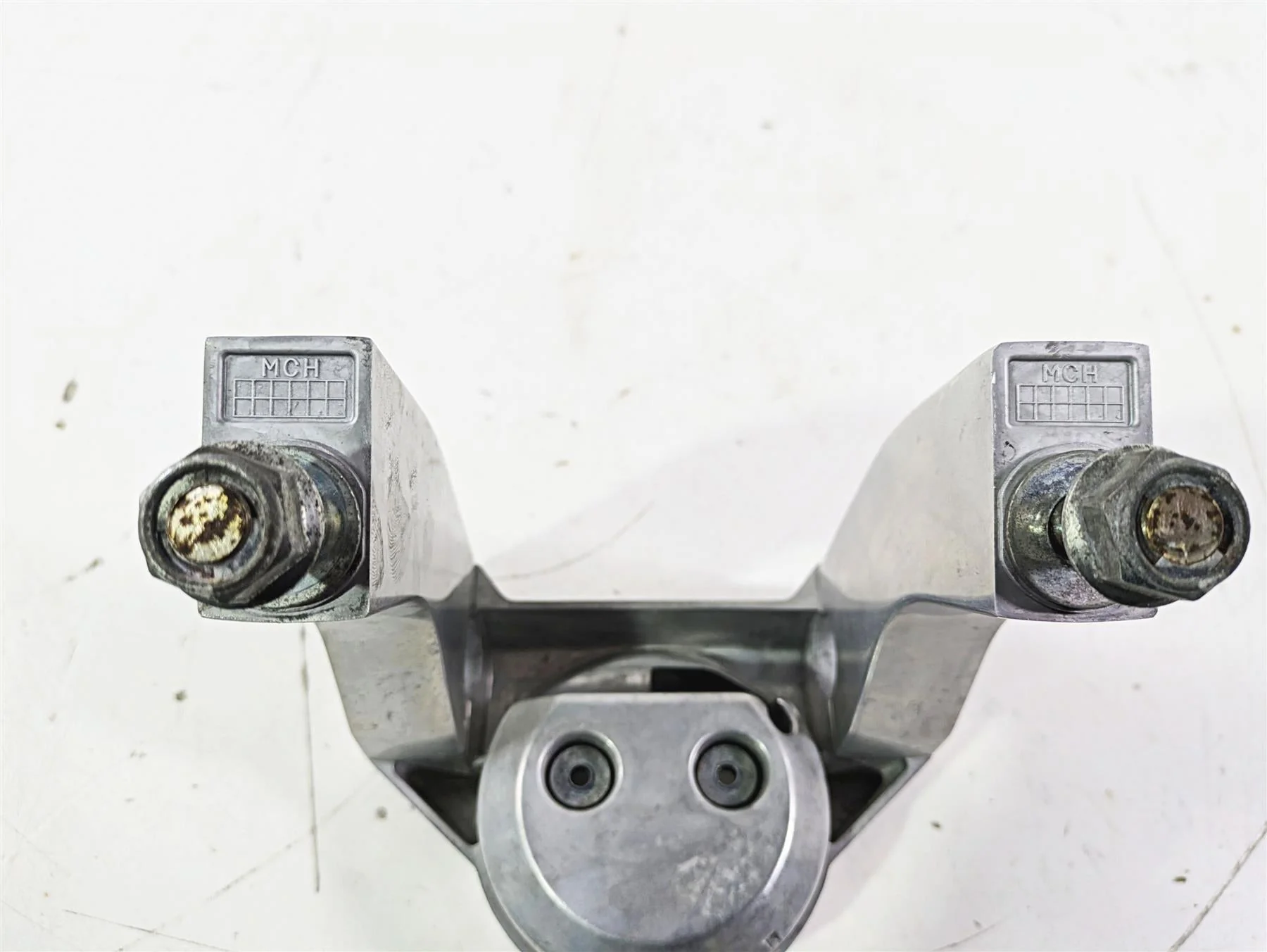 2002 Honda V-Twin VTX1800 C Handlebar Riser Speedo Holder Set 53231-MCH-000 - Image 11