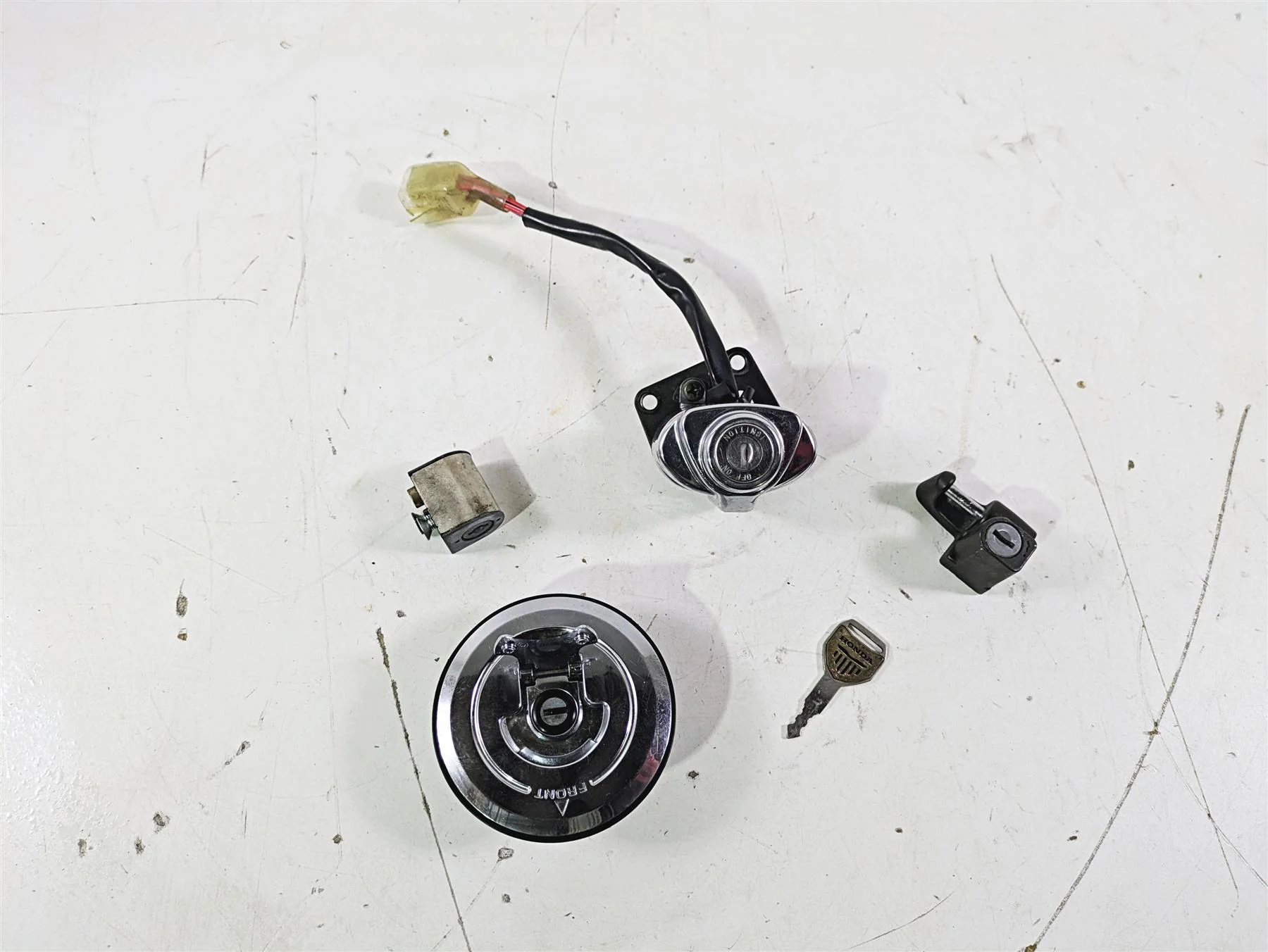2002 Honda V-Twin VTX1800 C Ignition Switch Key Lock Set 35100-MCH-000 - Image 4