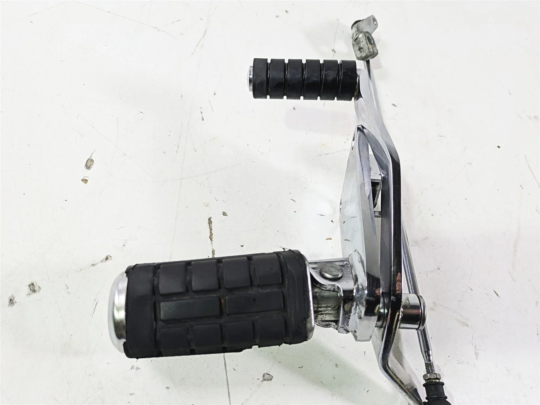 2002 Honda V-Twin VTX1800 C Left Front Foot Peg & Shifter Parts 50625-MCH-000 - Image 6