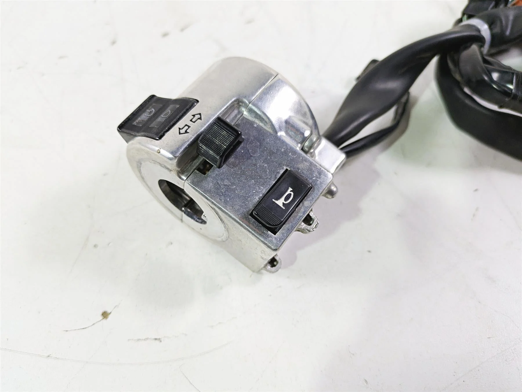 2002 Honda V-Twin VTX1800 C Left Hand Control Switch Light Blinker 35020-MCH-000 - Image 12