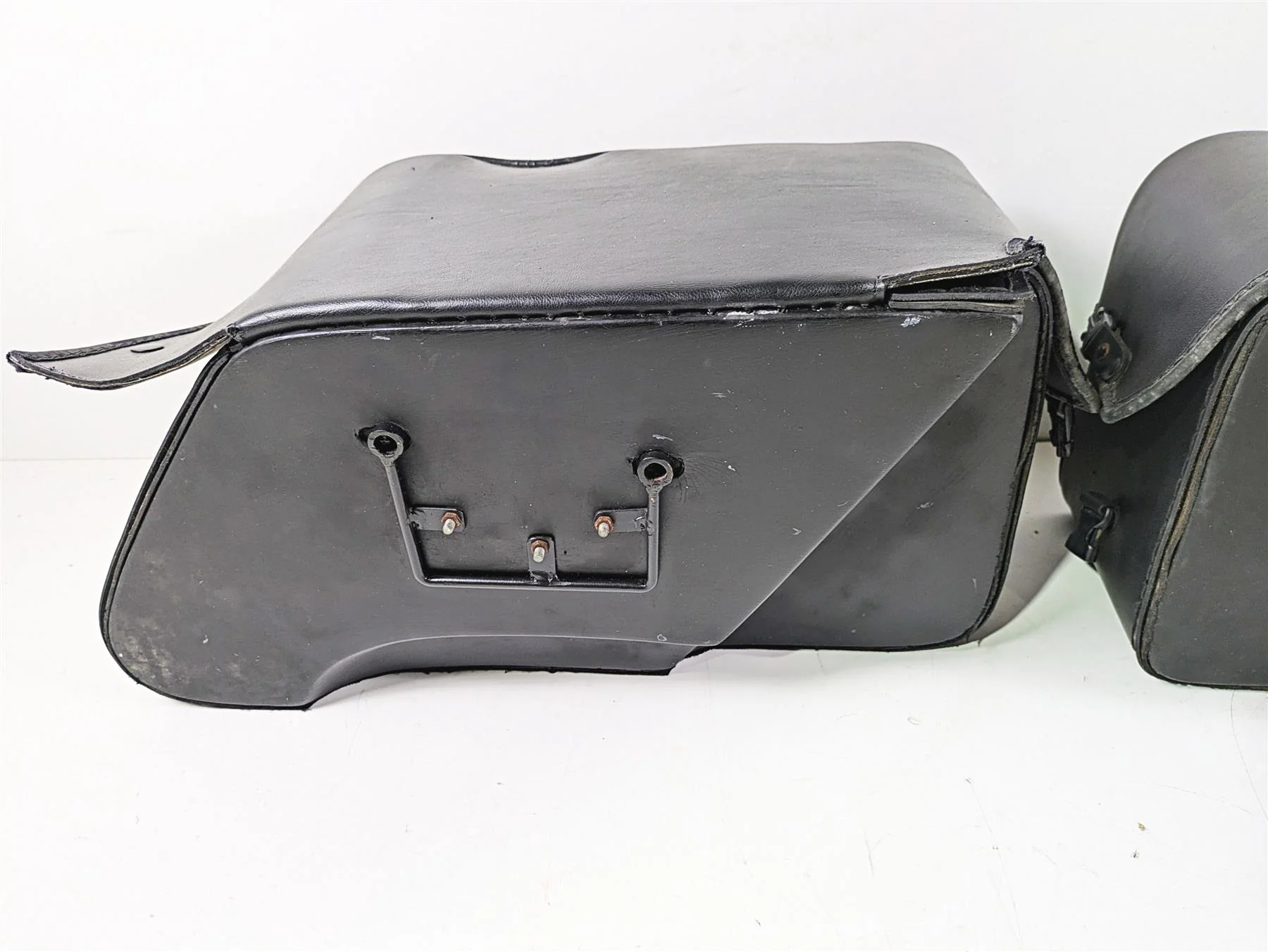 2002 Honda V-Twin VTX1800 C Left Right Saddlebag & Mounts Set - Image 7