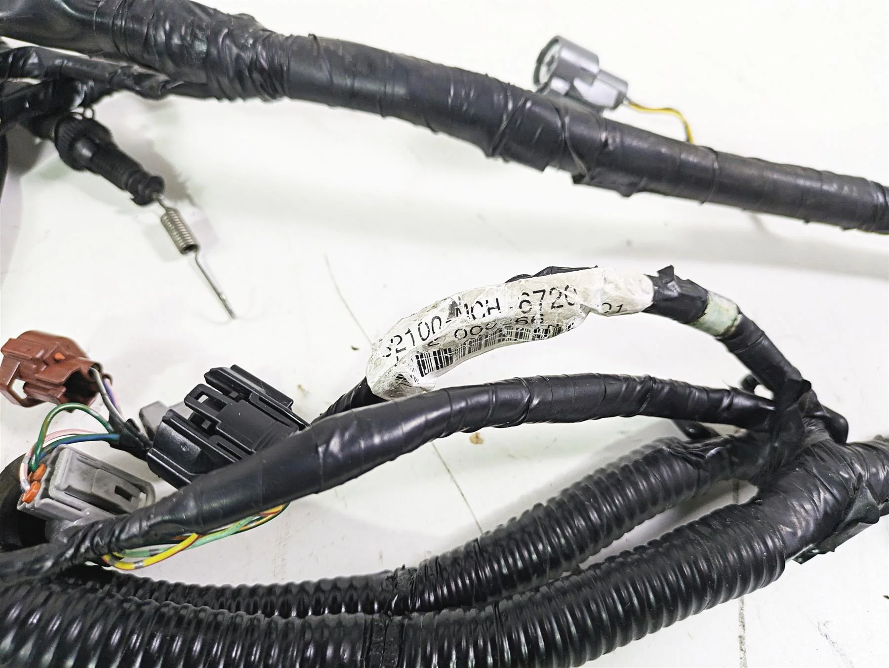 2002 Honda V-Twin VTX1800 C Main Wiring Harness Loom - No Cut 32100-MCH-6720 - Image 2
