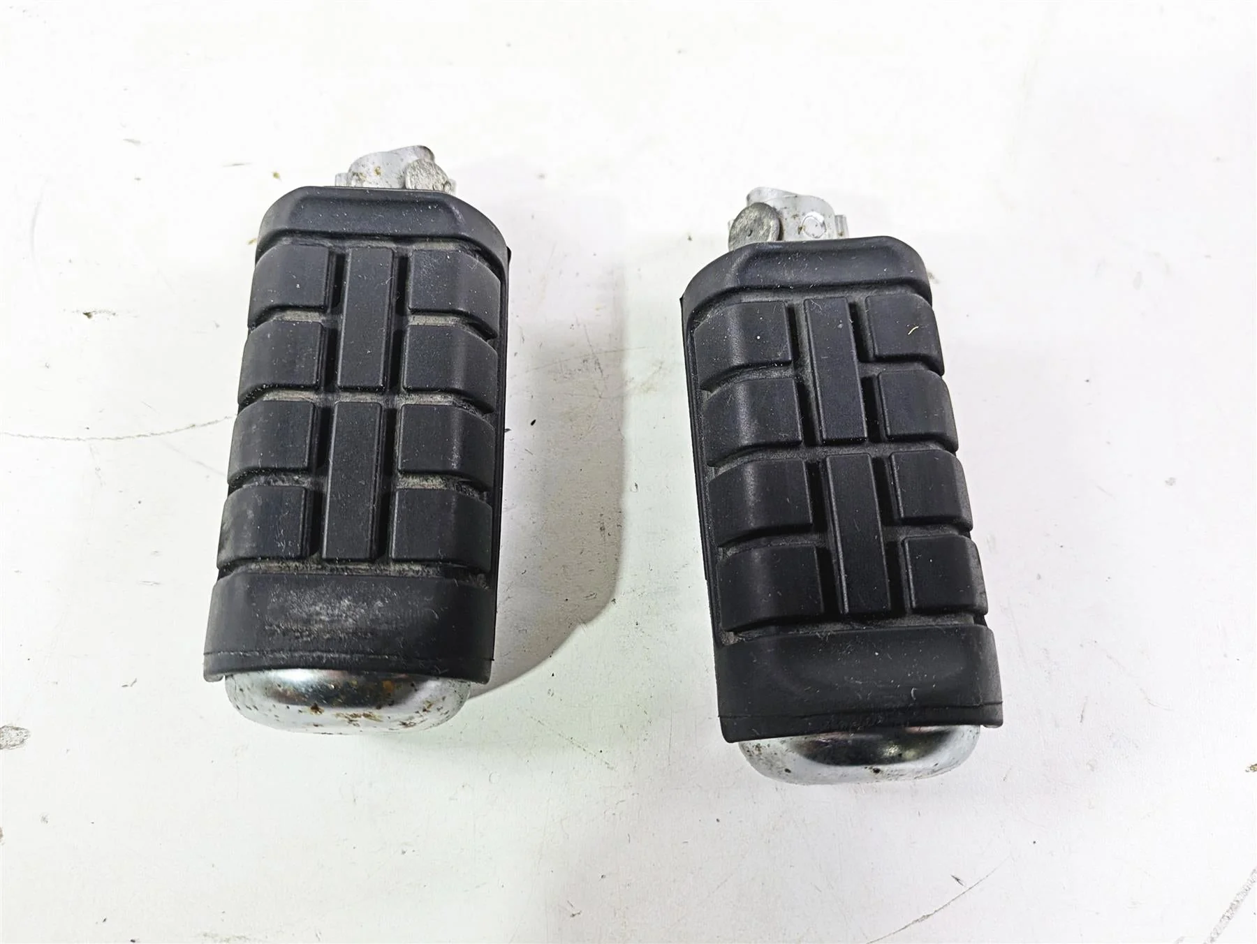 2002 Honda V-Twin VTX1800 C Rear Passenger Footpeg Set 50680-MCH-000 - Image 12