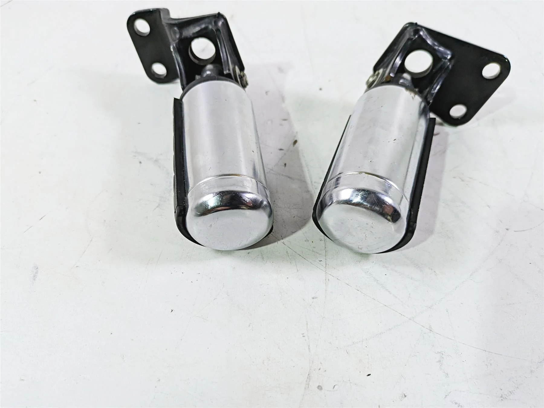 2002 Honda V-Twin VTX1800 C Rear Passenger Footpeg Set 50680-MCH-000 - Image 10