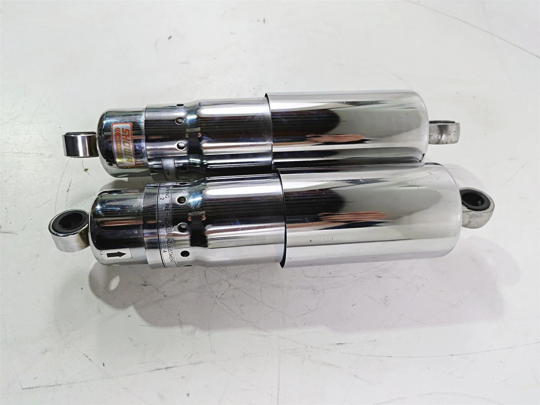 2002 Honda V-Twin VTX1800 C Rear Suspension Shock Damper Set Showa 52400-MCH-631