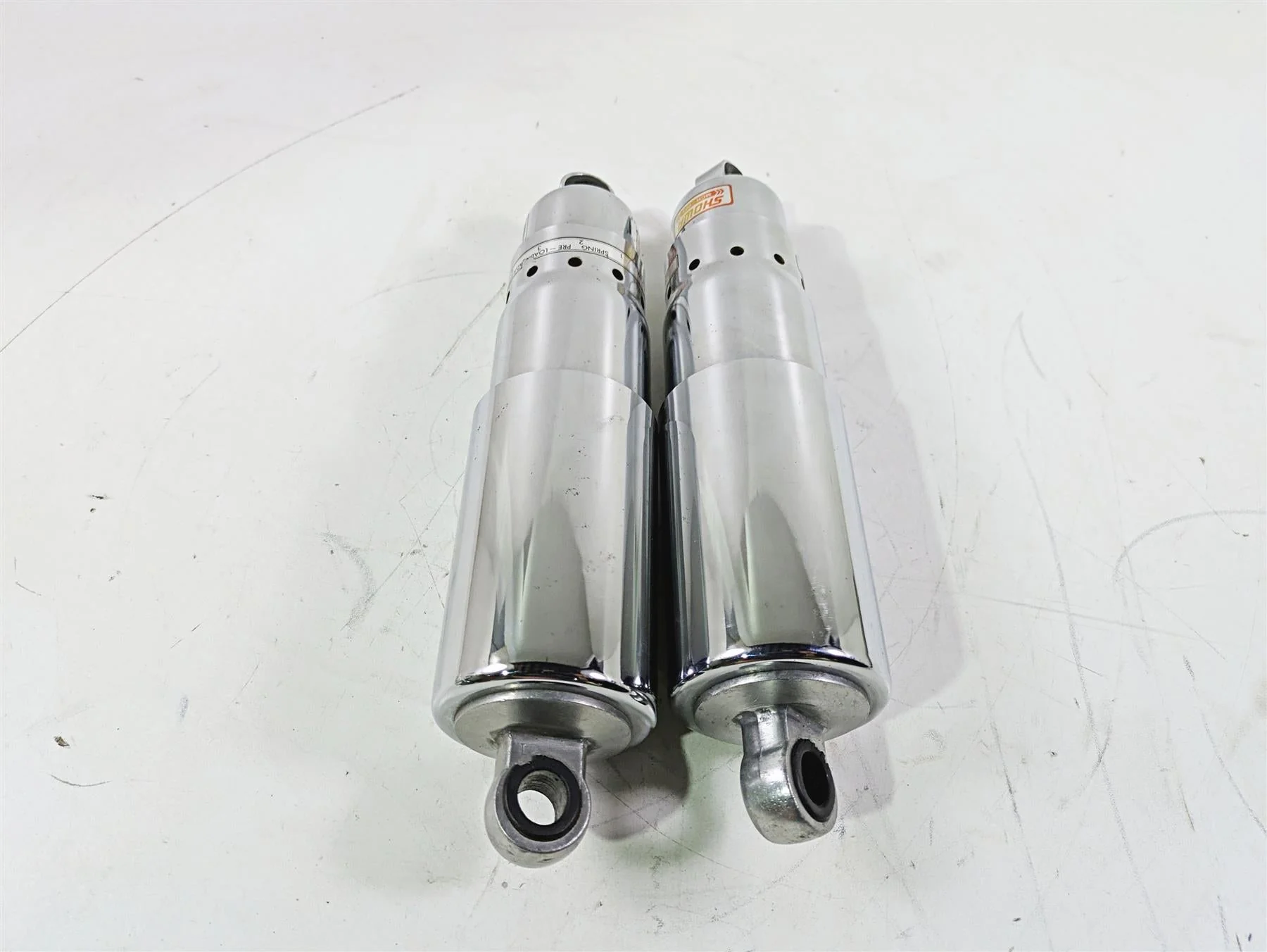 2002 Honda V-Twin VTX1800 C Rear Suspension Shock Damper Set Showa 52400-MCH-631 - Image 2