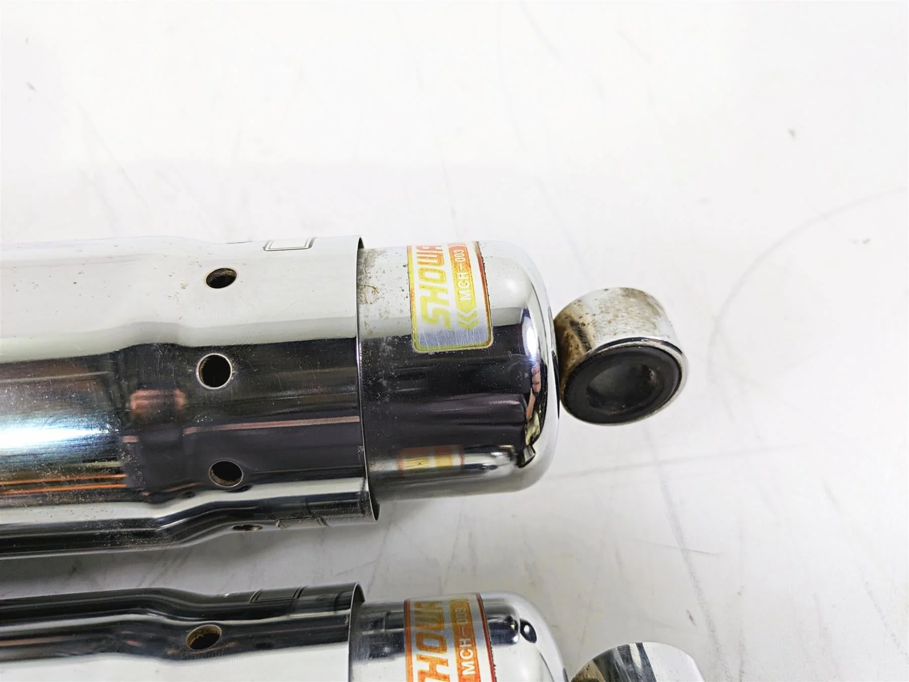 2002 Honda V-Twin VTX1800 C Rear Suspension Shock Damper Set Showa 52400-MCH-631 - Image 4