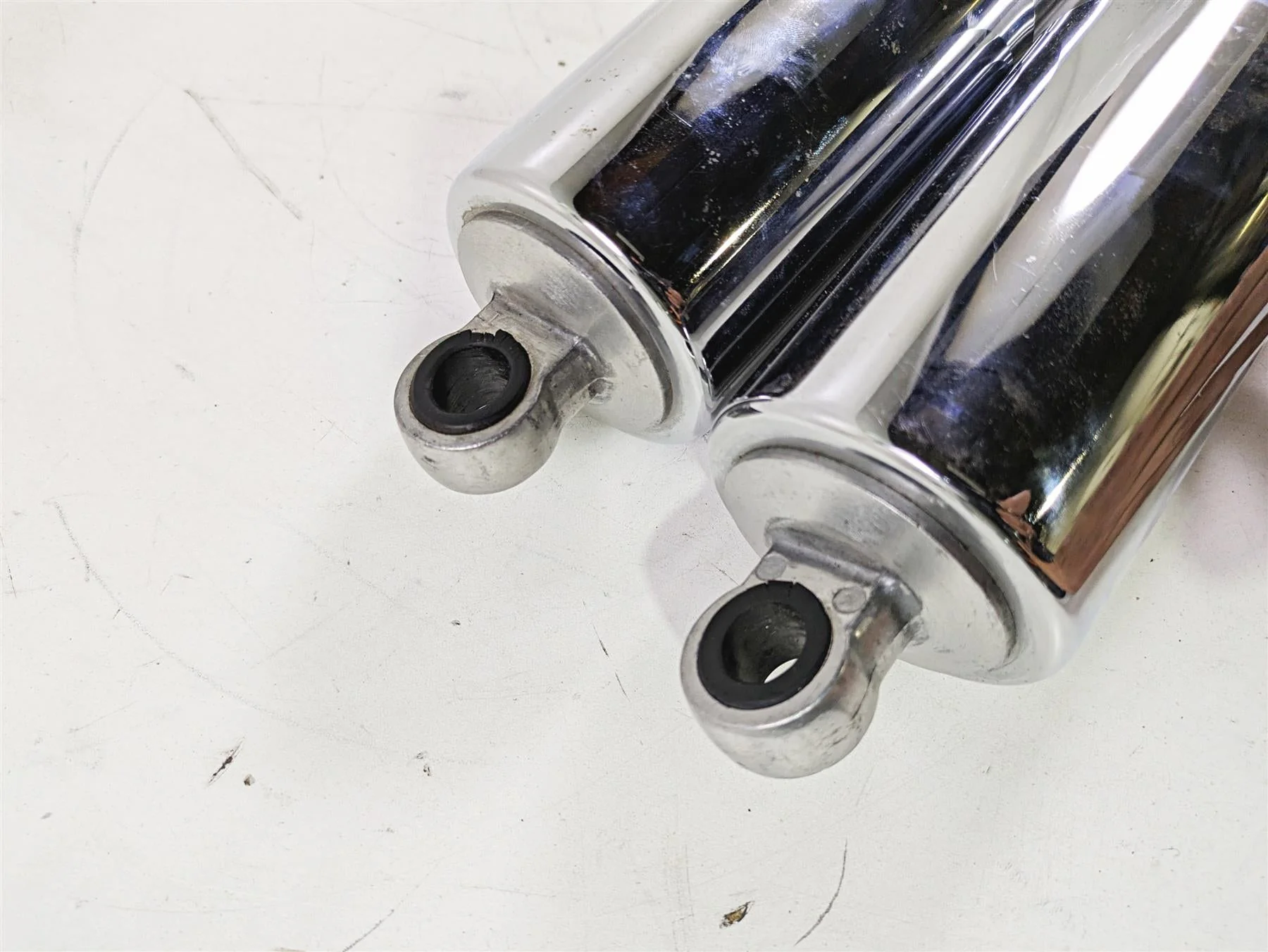 2002 Honda V-Twin VTX1800 C Rear Suspension Shock Damper Set Showa 52400-MCH-631 - Image 6