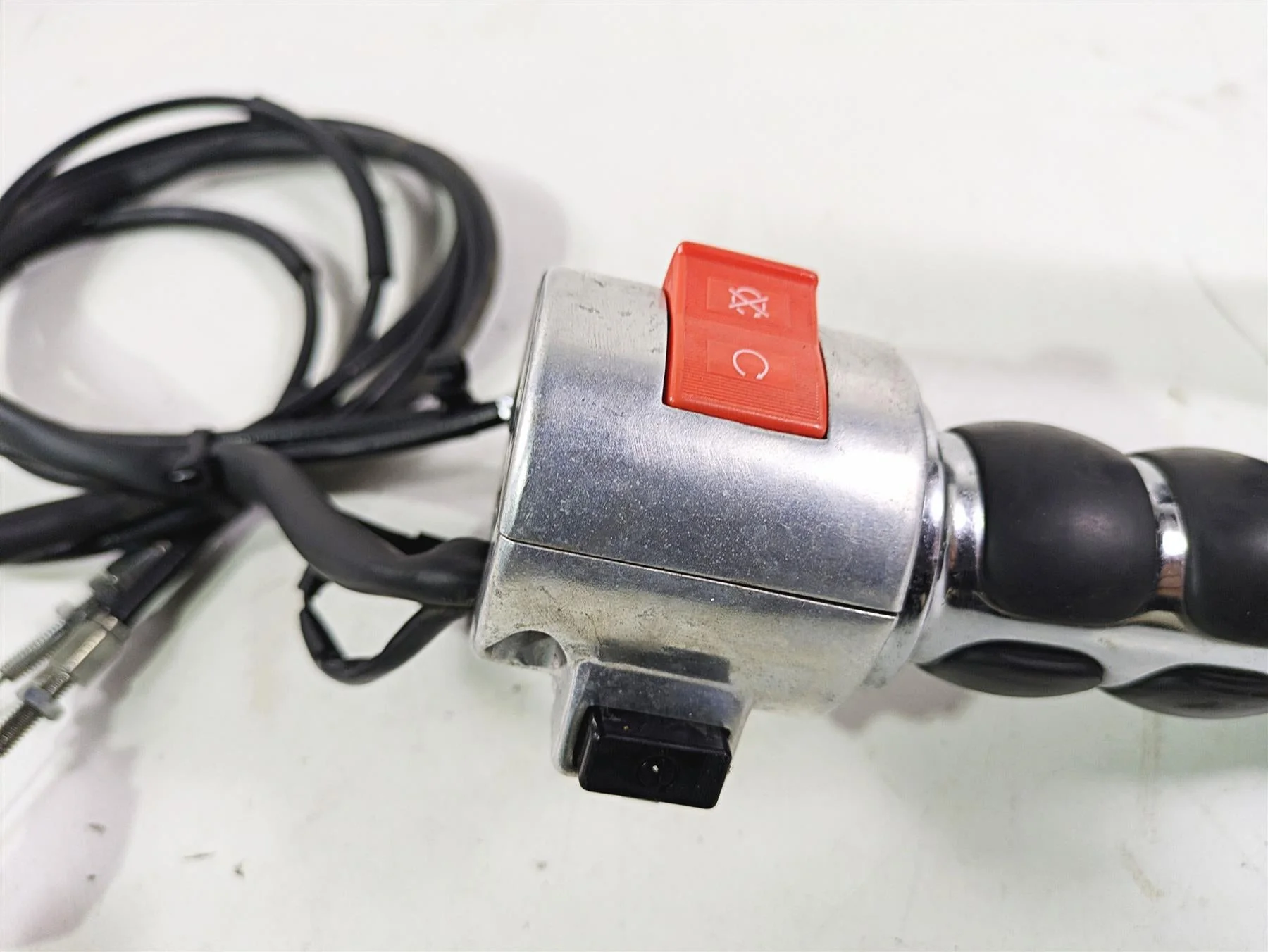 2002 Honda V-Twin VTX1800 C Right Cruise Control Switch & Throttle 35013-MCH-020 - Image 6