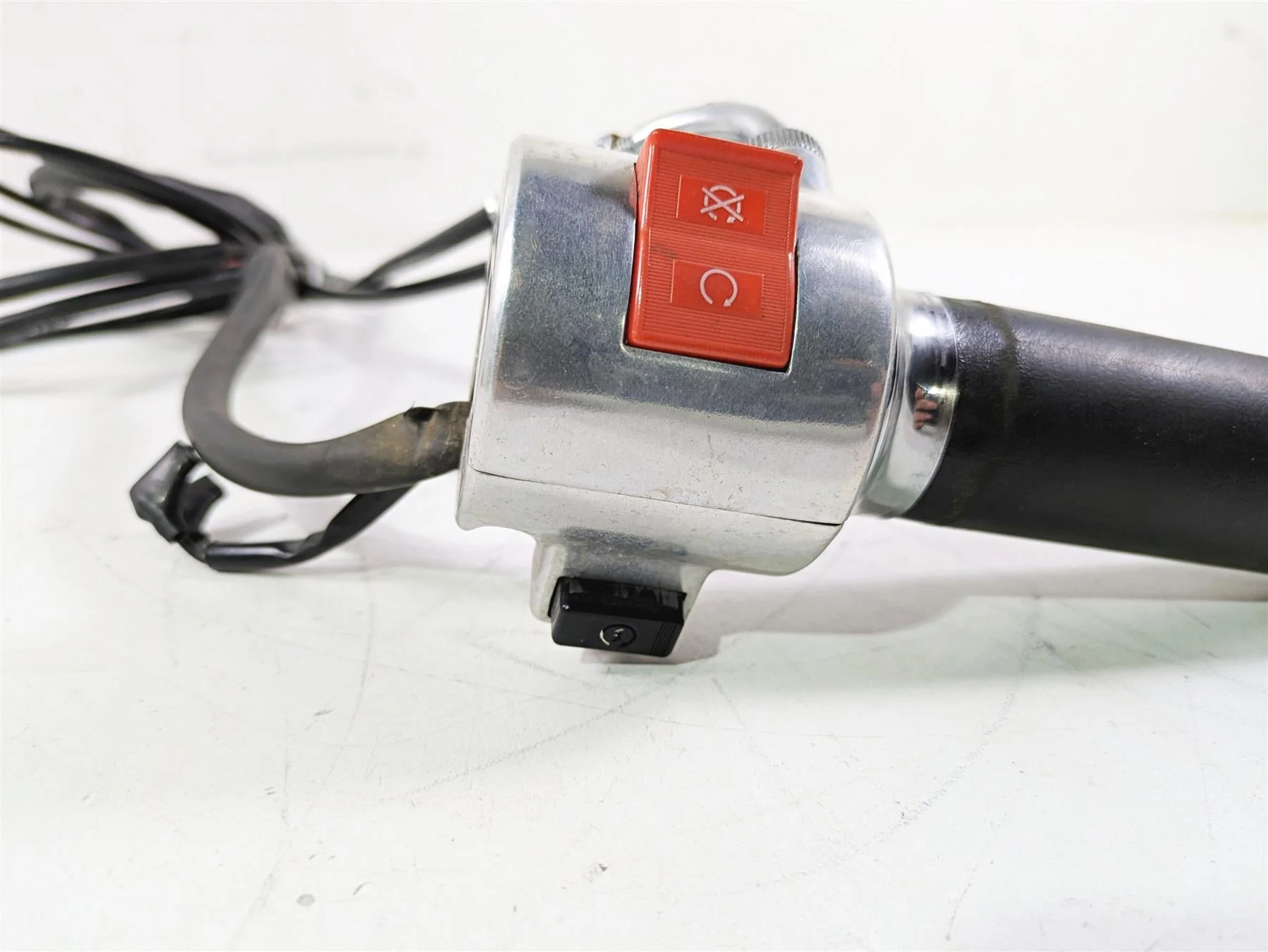 2002 Honda V-Twin VTX1800 C Right Hand Control Switch & Throttle 35013-MCH-020 - Image 3
