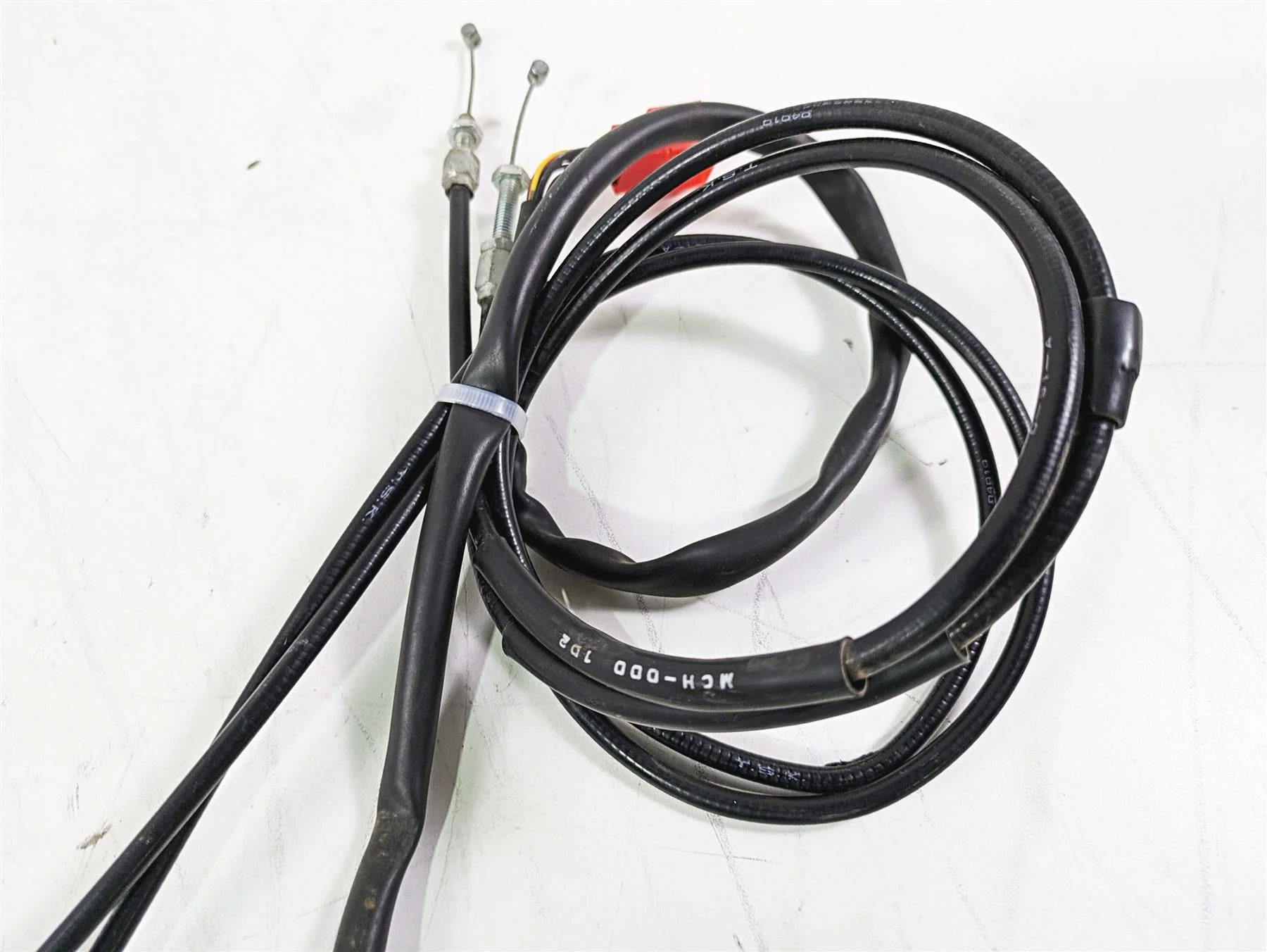 2002 Honda V-Twin VTX1800 C Right Hand Control Switch & Throttle 35013-MCH-020 - Image 9