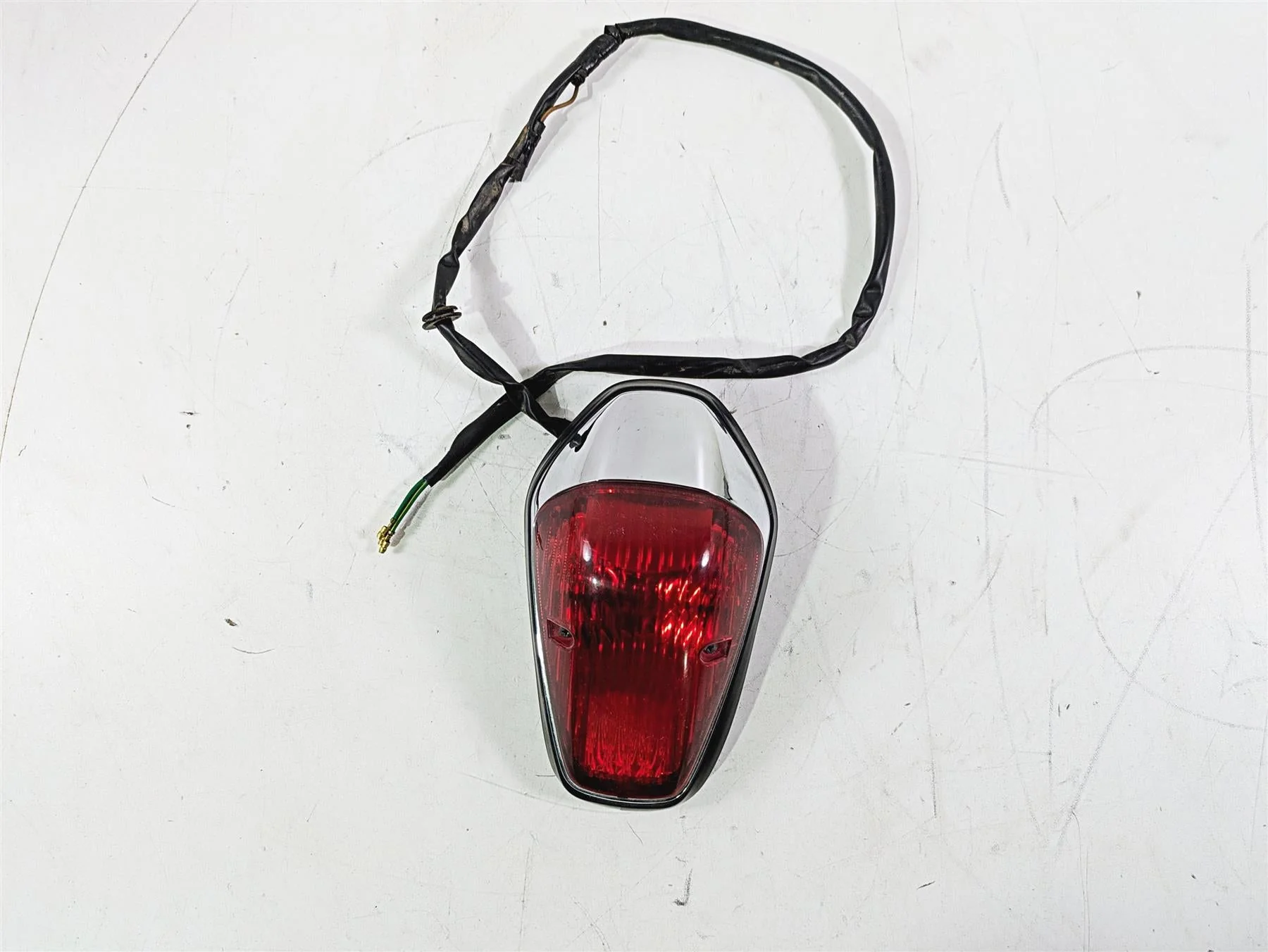 2002 Honda V-Twin VTX1800 C Taillight Tail Light 33701-MCH-672 33701-MCH-673 - Image 2