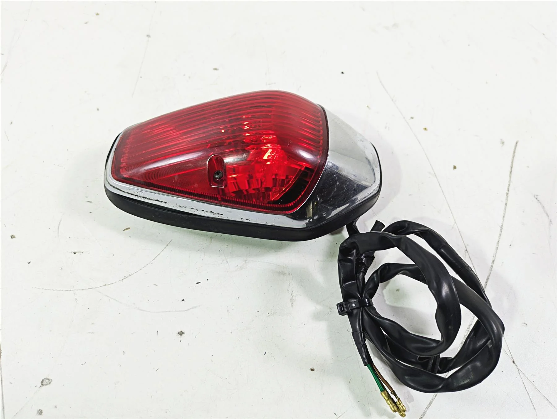 2002 Honda V-Twin VTX1800 C Taillight Tail Light Lamp 33701-MCH-672 - Image 2