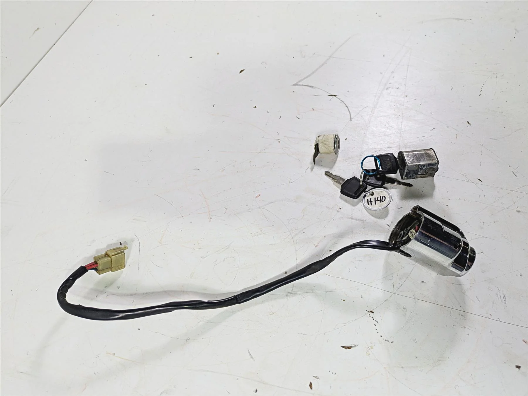 2002 Honda VT1100 Shadow Sabre Ignition Switch Key Lock Set 35010-MAA-A30 - Image 2