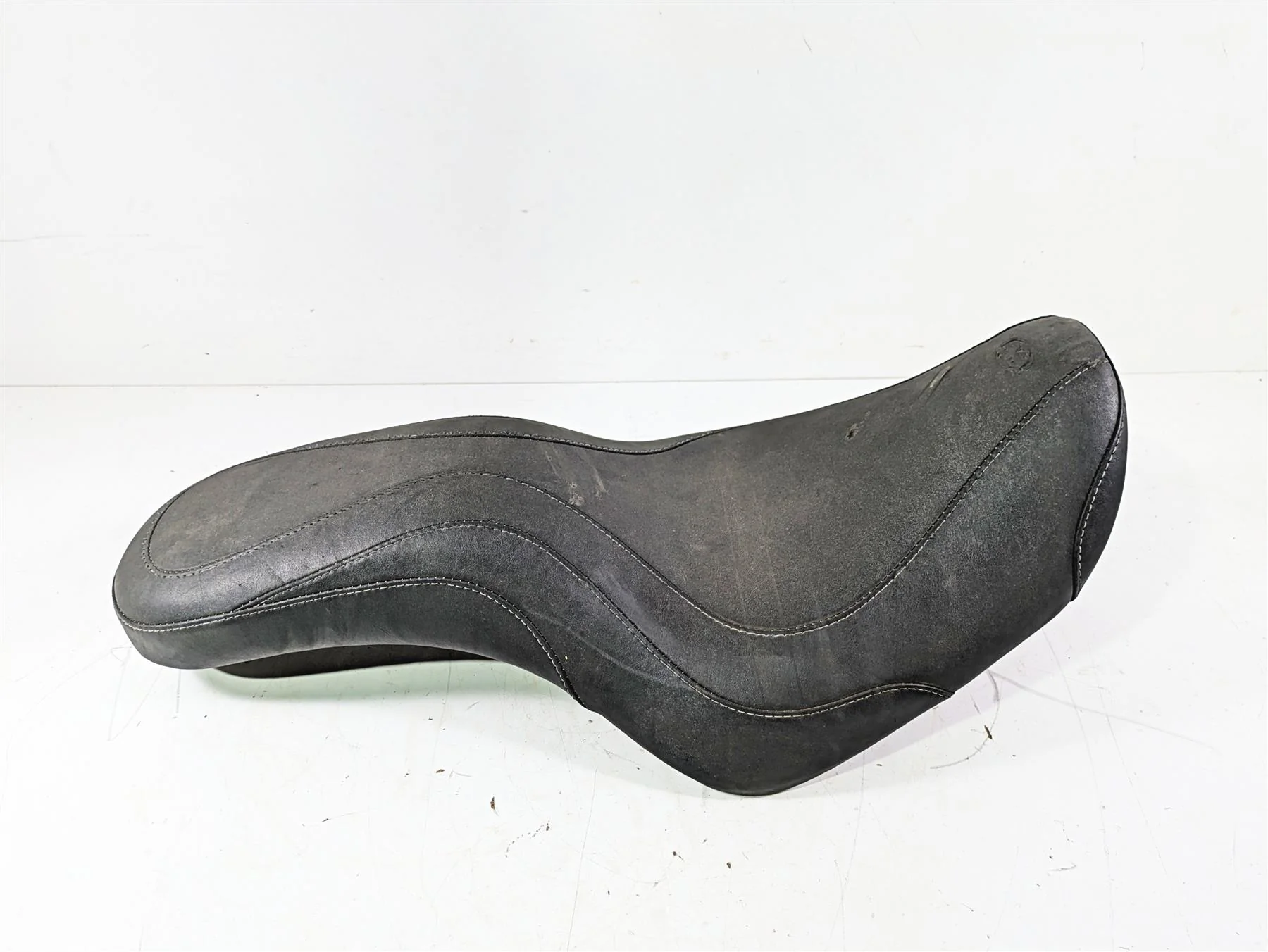 2002 Honda VT1100 Shadow Sabre Mustang Day Tripper Seat Saddle - Read 76340