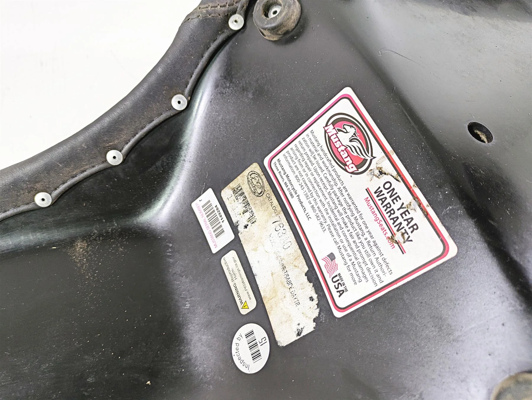 2002 Honda VT1100 Shadow Sabre Mustang Day Tripper Seat Saddle - Read 76340 - Image 8