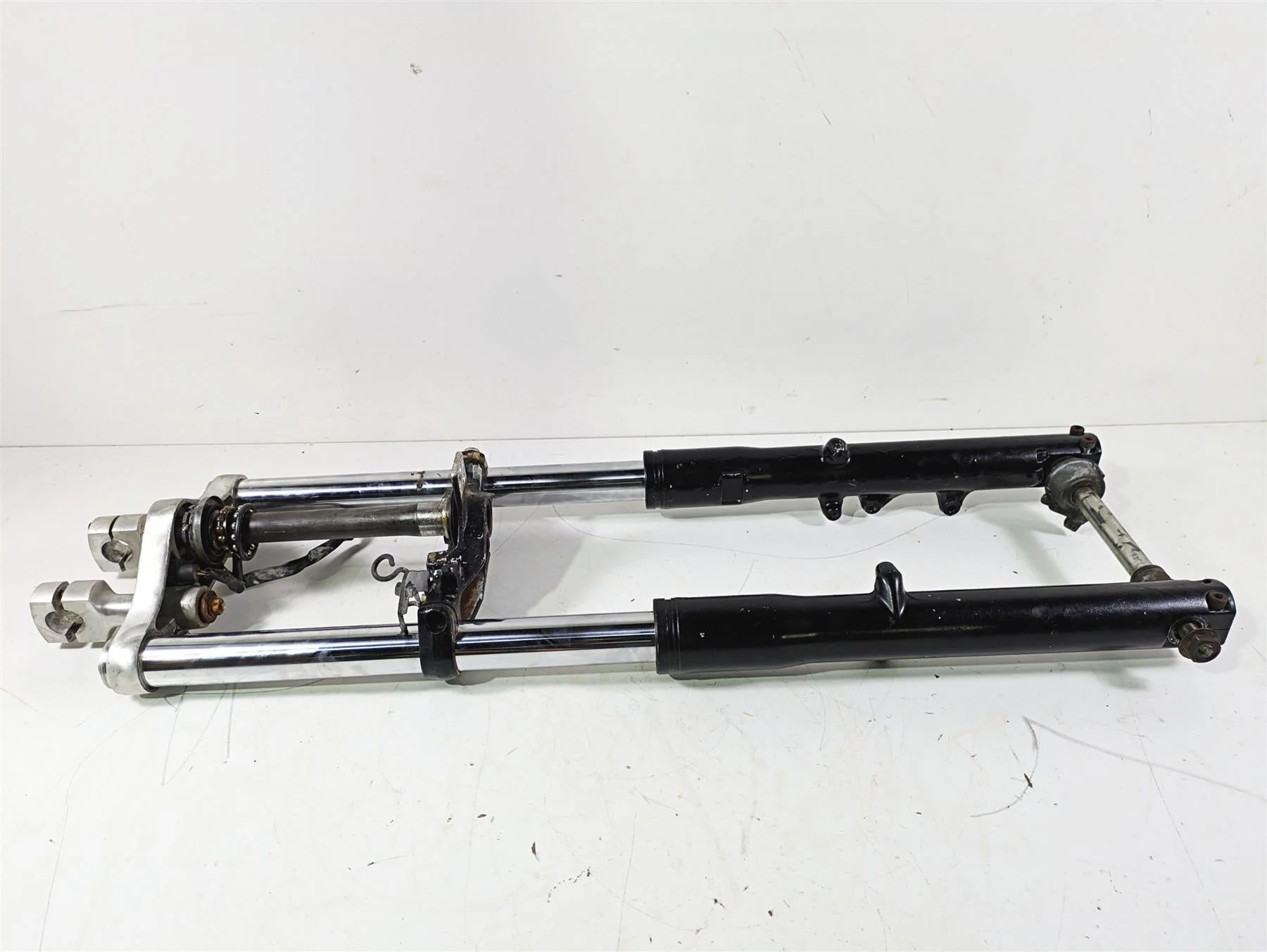 2002 Honda VT1100 Shadow Sabre Straight Front Forks + Triple Trees 51400-MCK-A01 - Image 3
