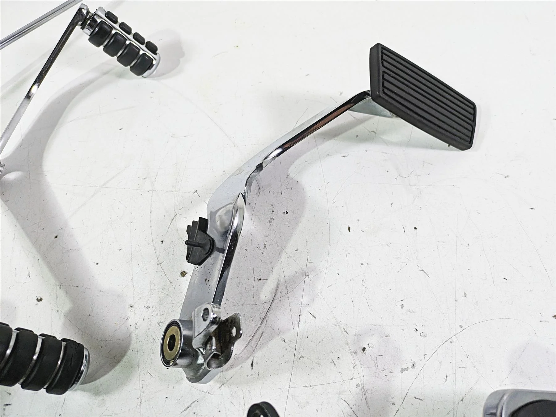 2002 Honda VTX1800 Retro Baron Front Floorboard Shift Brake Lever Set 50612-MCV - Image 2