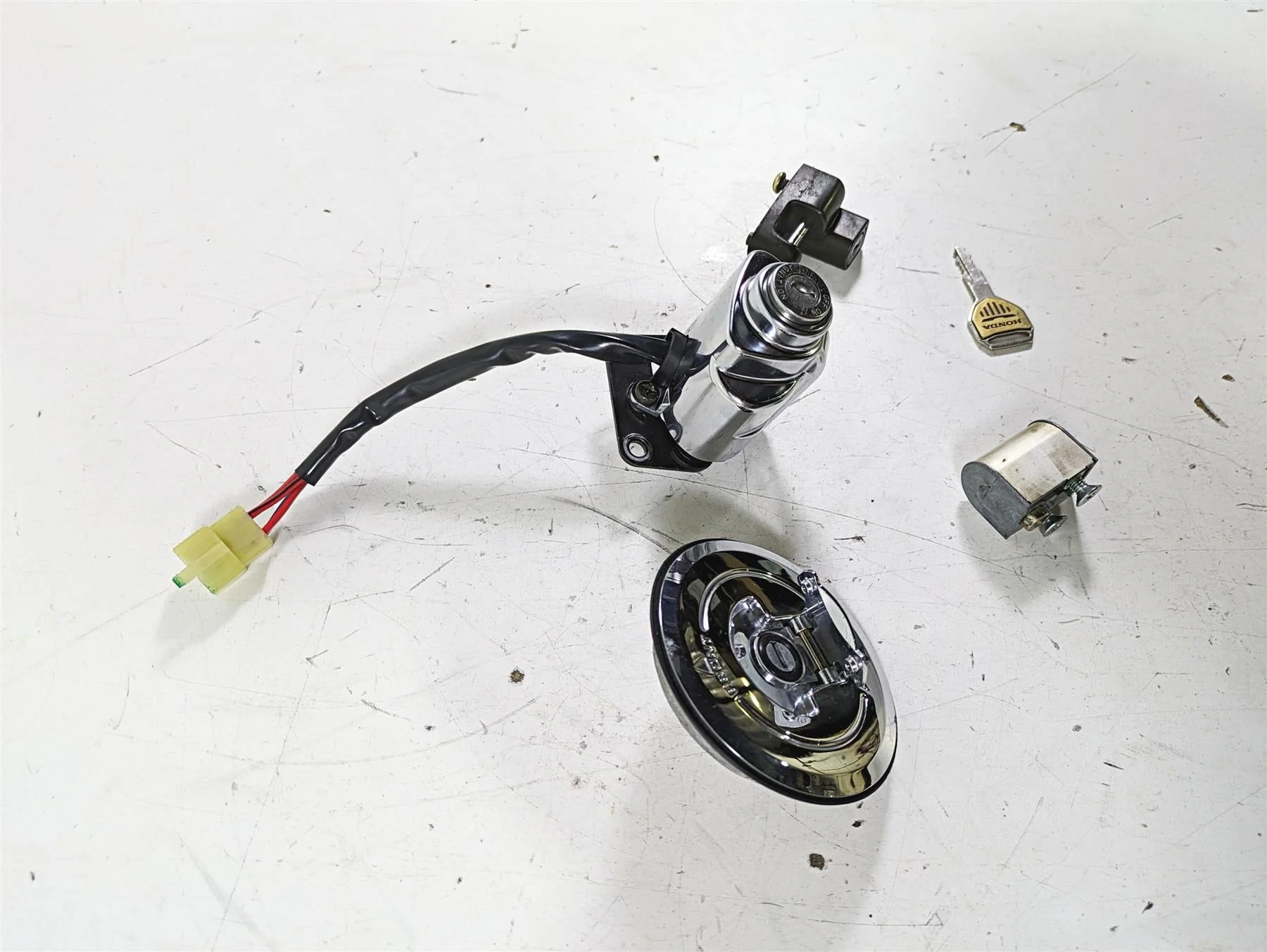 2002 Honda VTX1800 Retro Ignition Switch Steering Key Lock Cap Set 35110-MR1-000 - Image 2