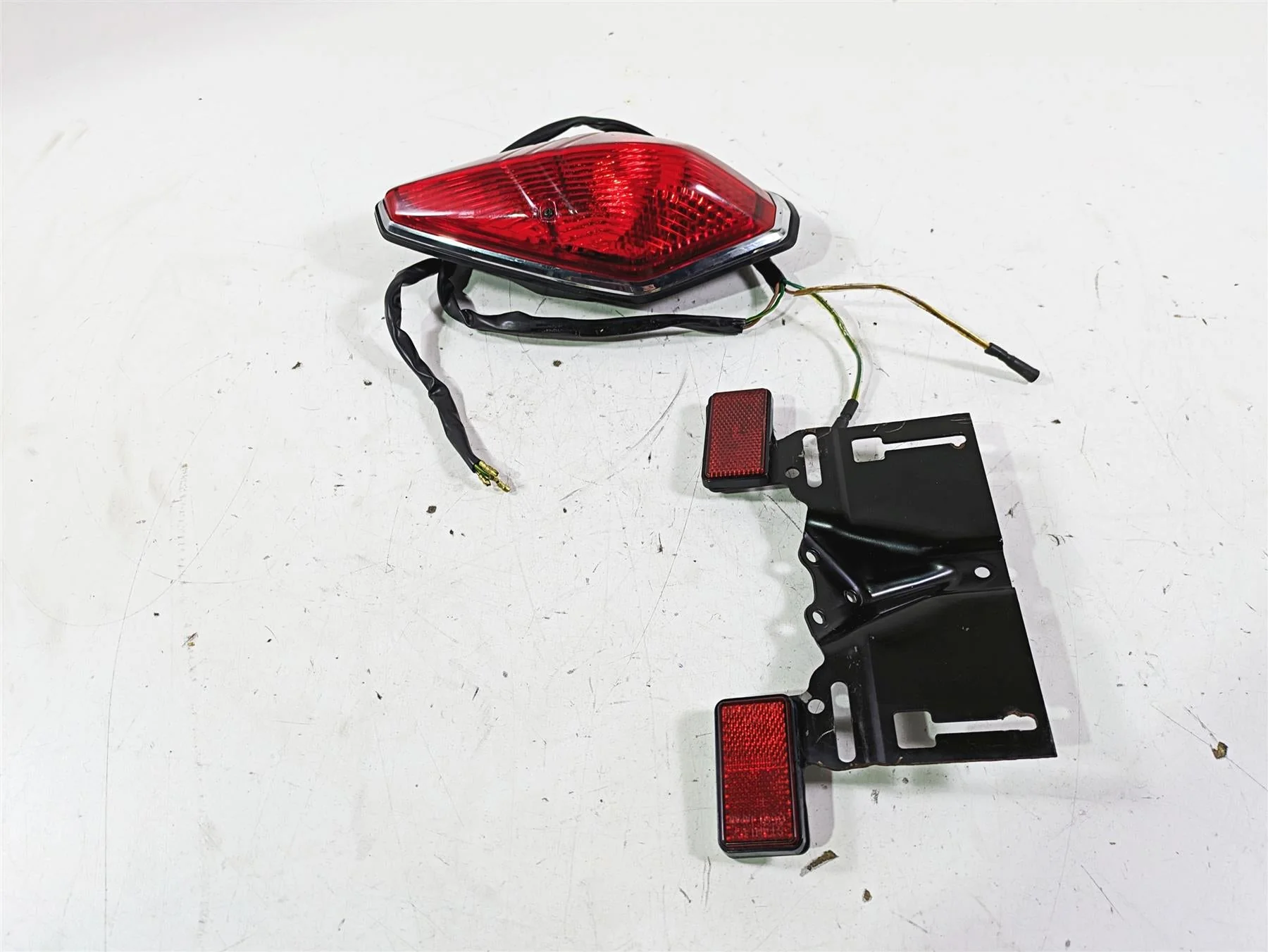 2002 Honda VTX1800 Retro Taillight Plate Holder Light Set 33701-MCV-671 - Image 2