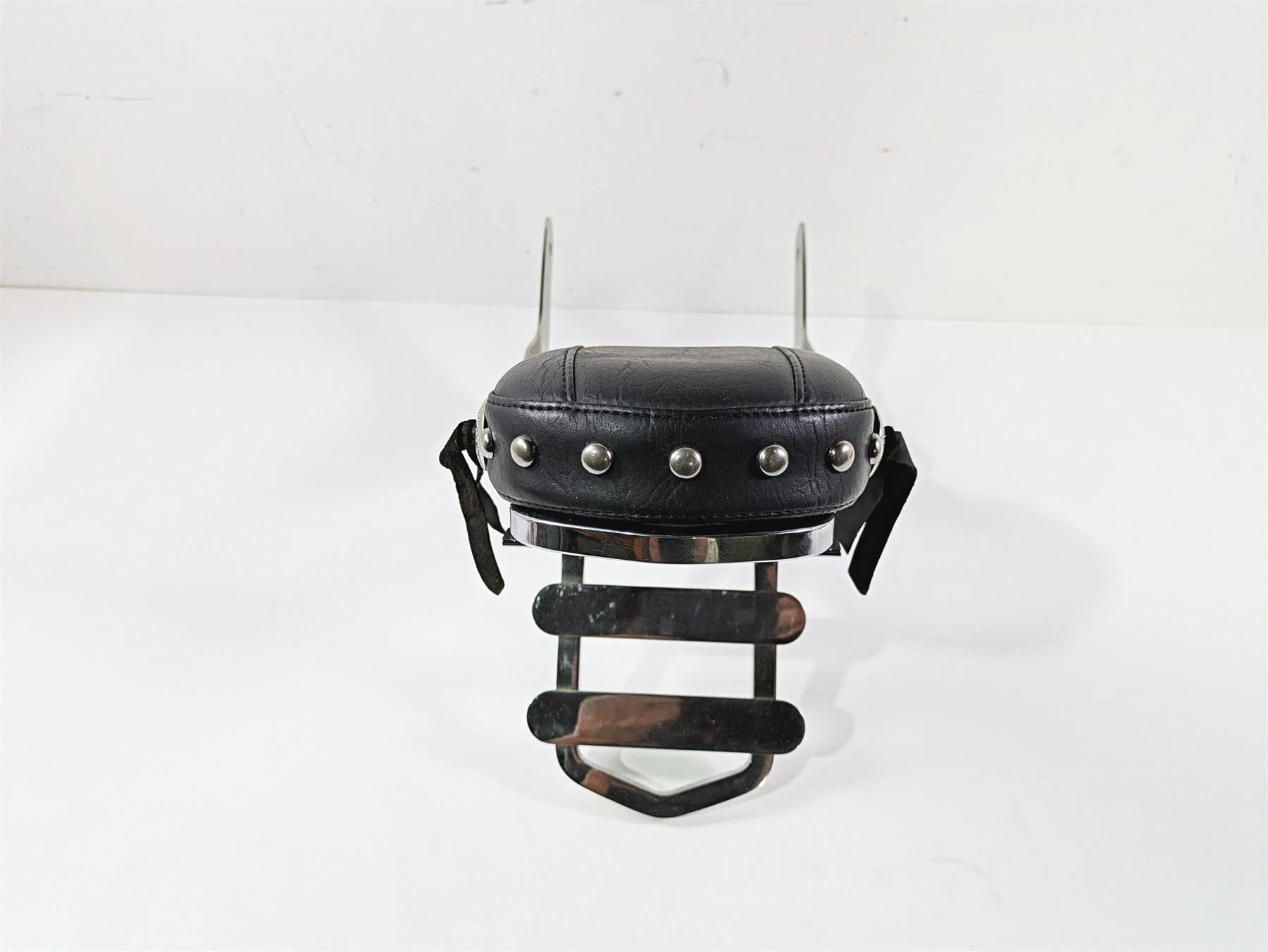 2002 Indian Spirit Deluxe Back Rest Sissybar Luggage Six Pack Rack & Mounts Set - Image 4