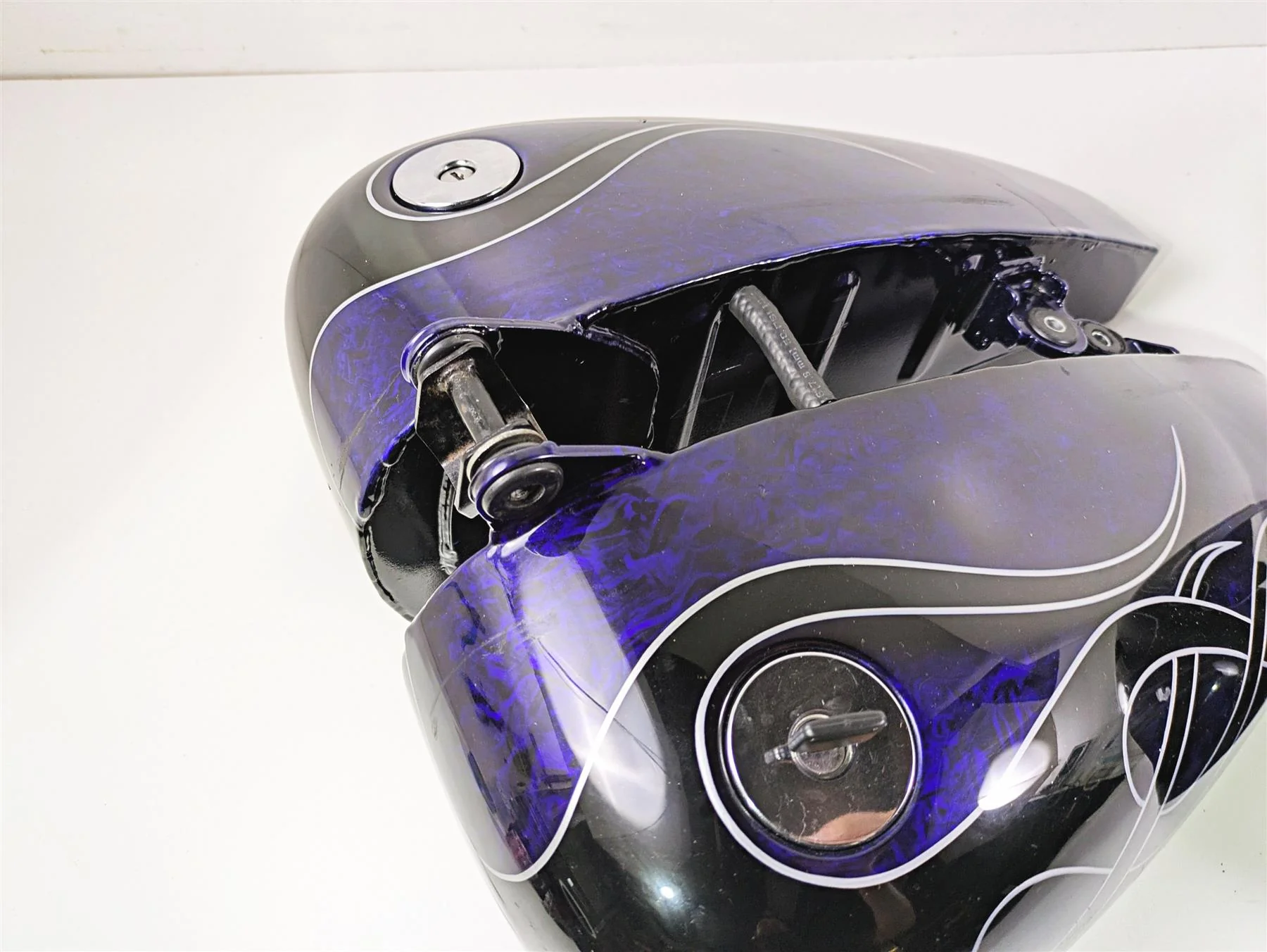 2002 Indian Spirit Deluxe Front Fender Fuel Gas Tank Set 26-320 89-463 89-464 - Image 4