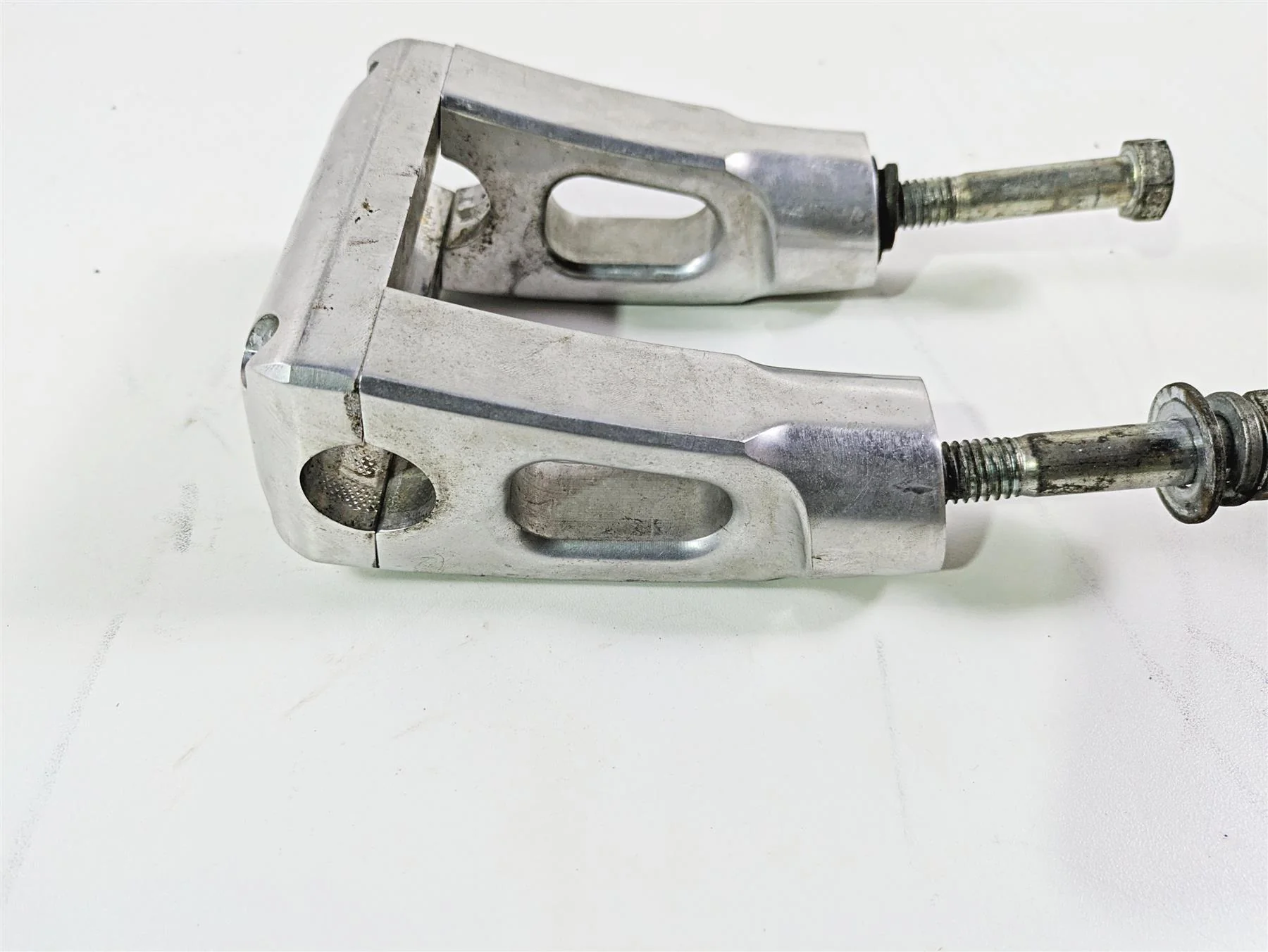 2002 Indian Spirit Deluxe Handlebar Riser Holder 39-047 39-048 - Image 10